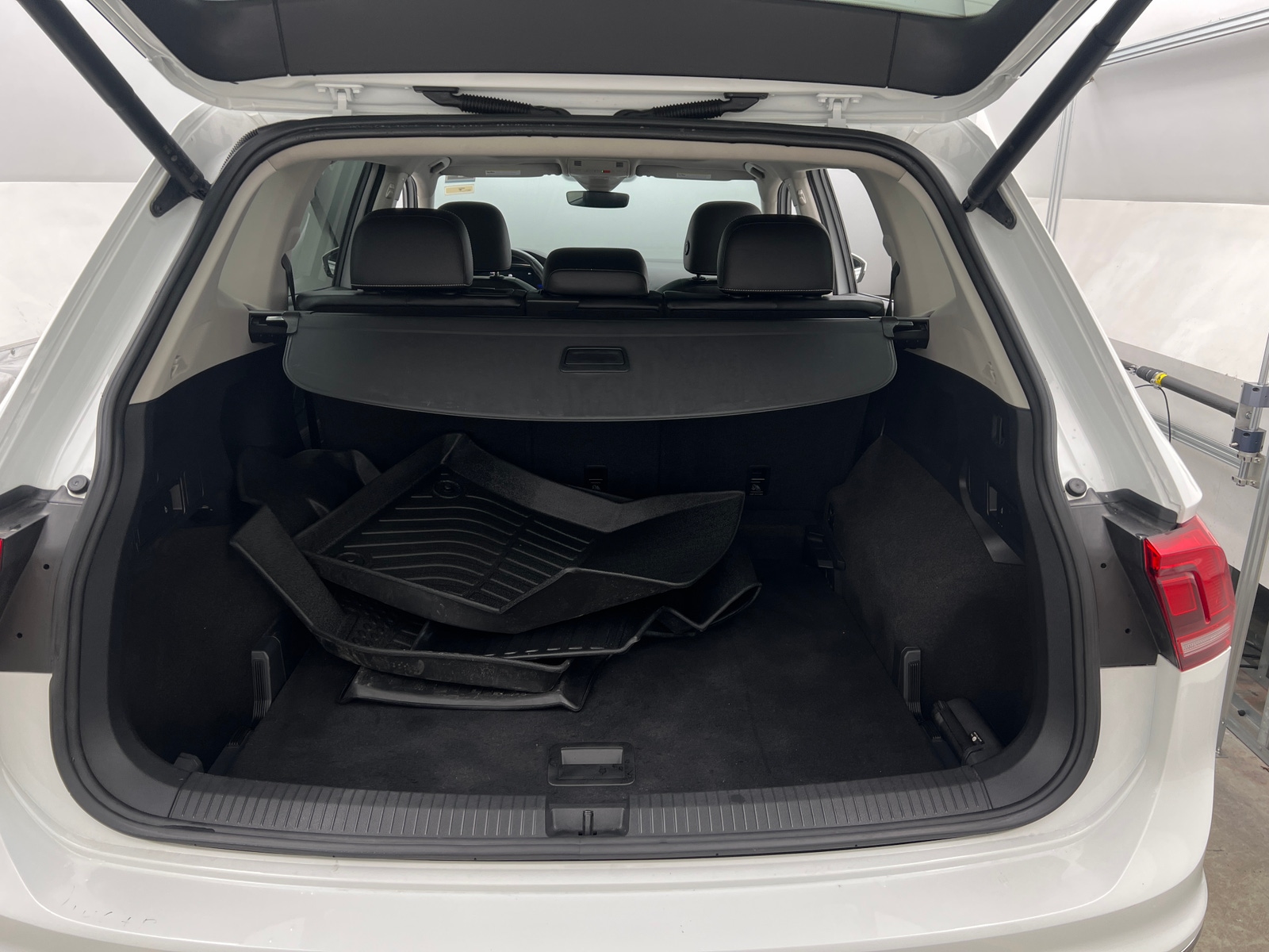Thumbnail: 2022 Volkswagen Tiguan - 7
