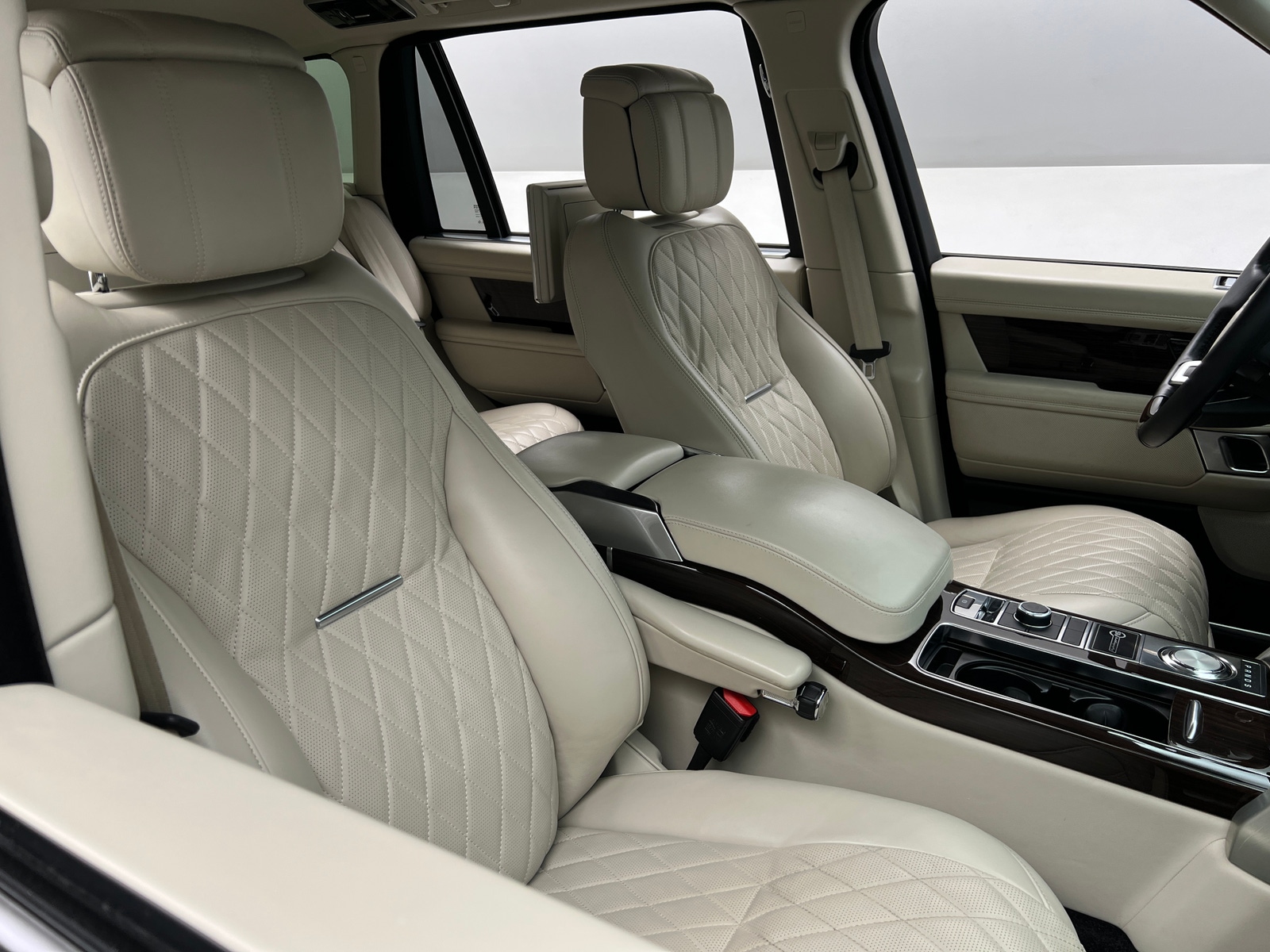 Thumbnail: 2019 Land Rover Range Rover - 2