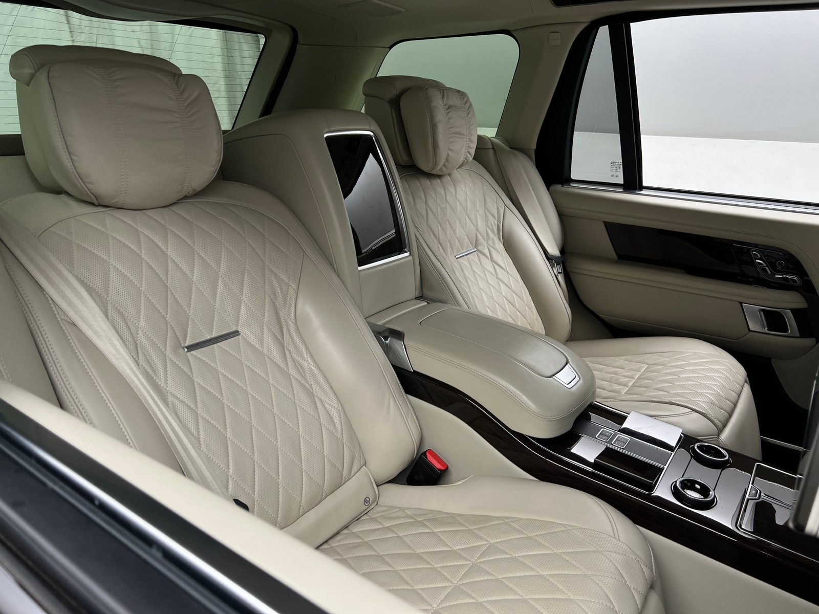 Thumbnail: 2019 Land Rover Range Rover - 6