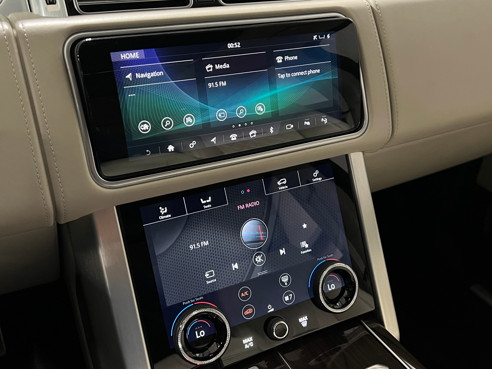 Thumbnail: 2019 Land Rover Range Rover - 4