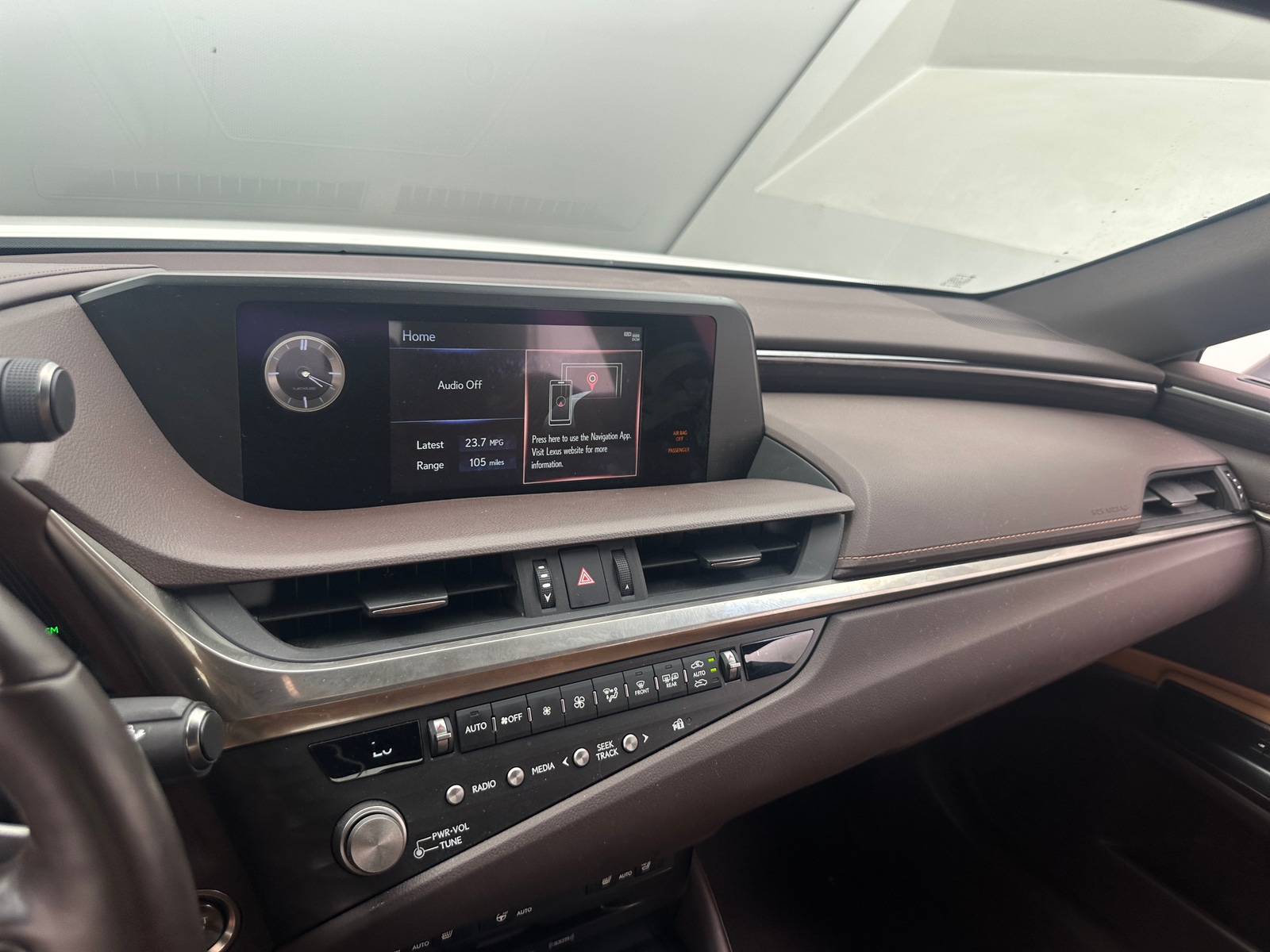 Thumbnail: 2021 Lexus ES - 4