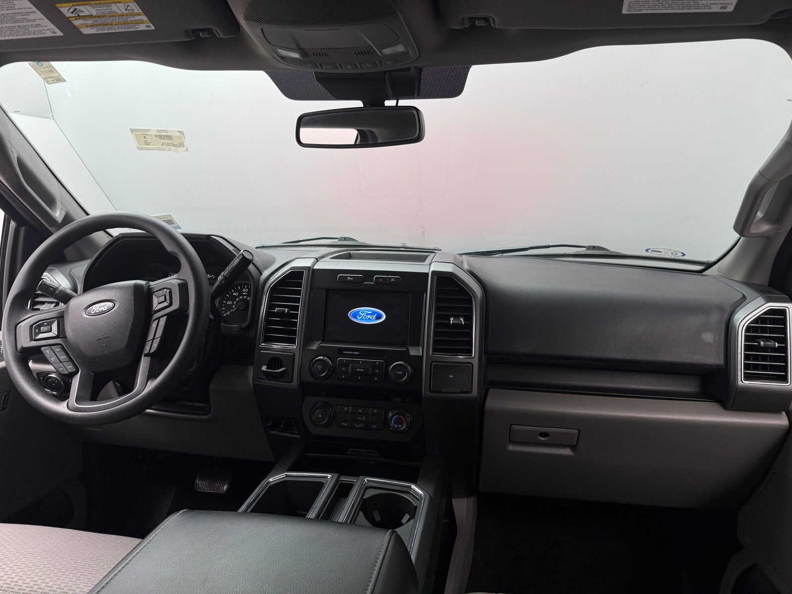 Thumbnail: 2020 Ford Econoline - 3