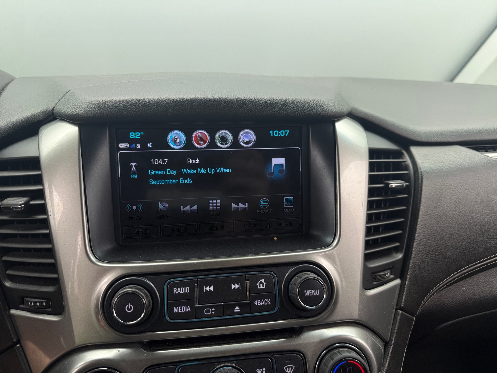 Thumbnail: 2018 Chevrolet Tahoe - 3