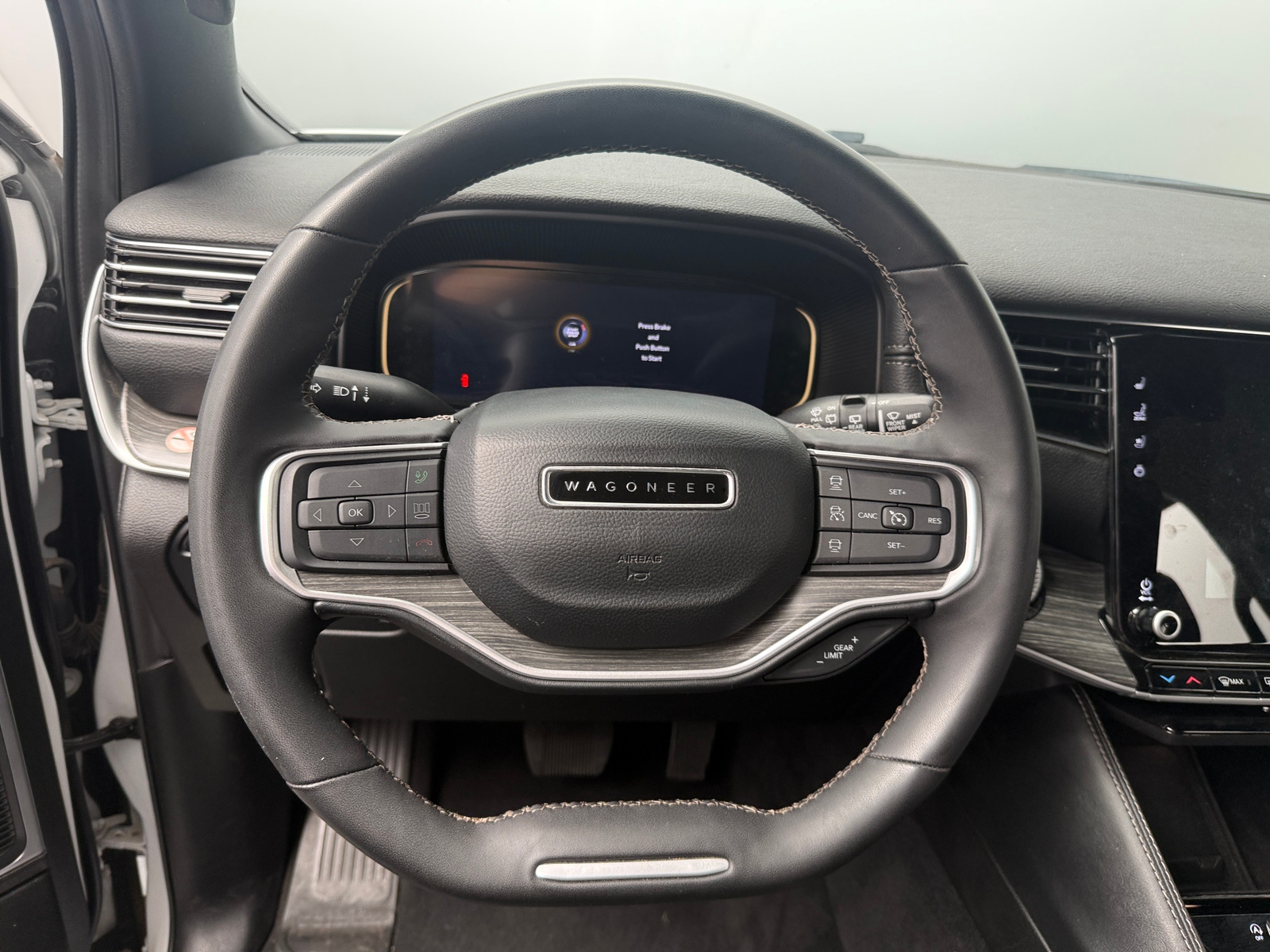 Thumbnail: 2024 Jeep Wagoneer - 4