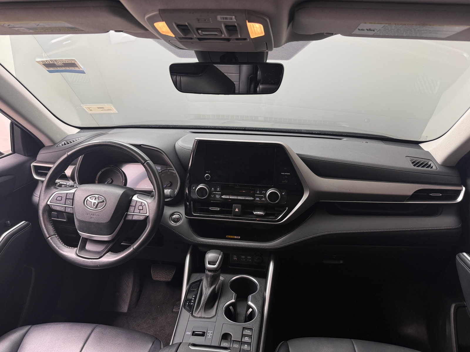 Thumbnail: 2023 Toyota Highlander - 3