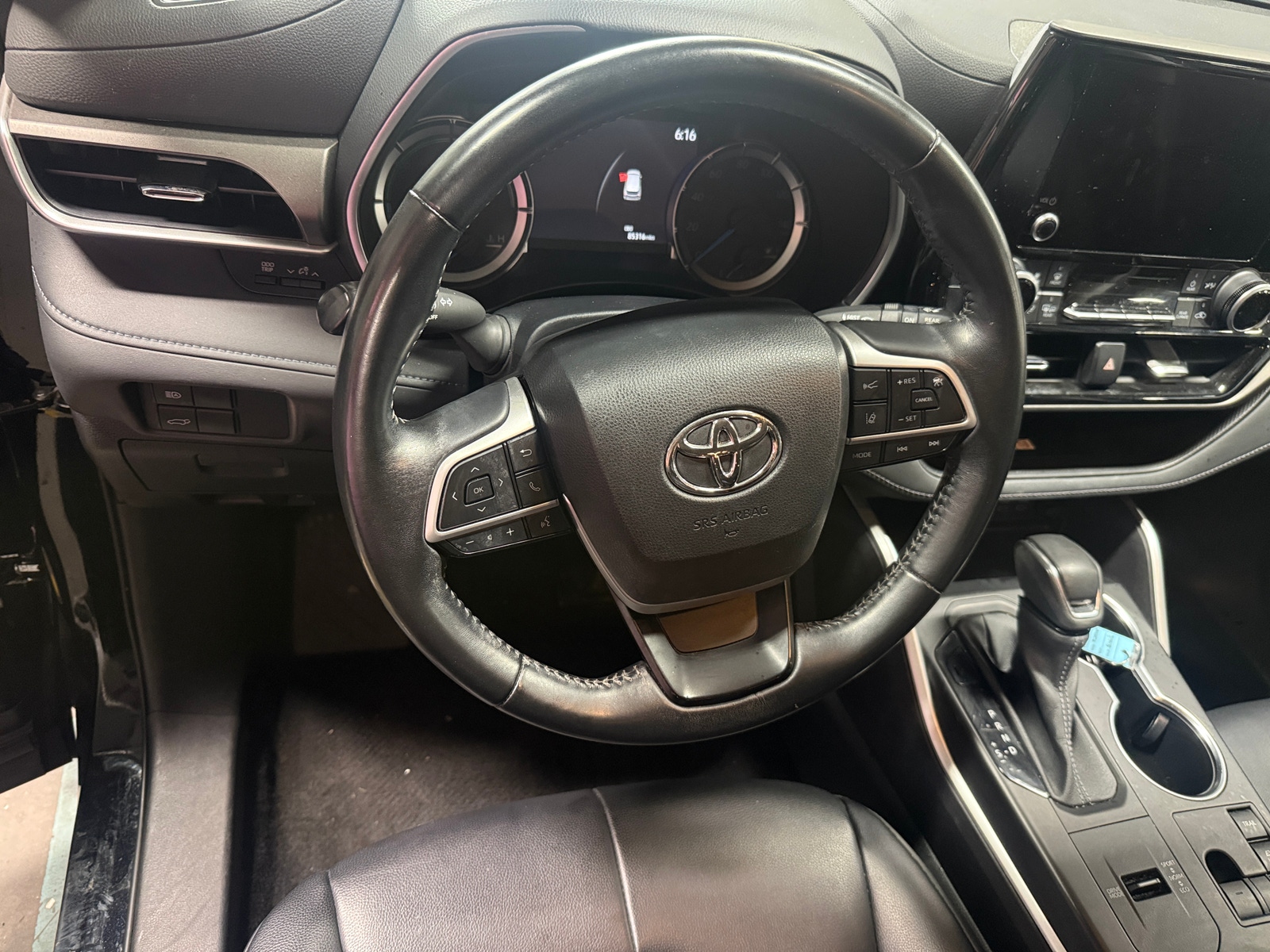 Thumbnail: 2023 Toyota Highlander - 5
