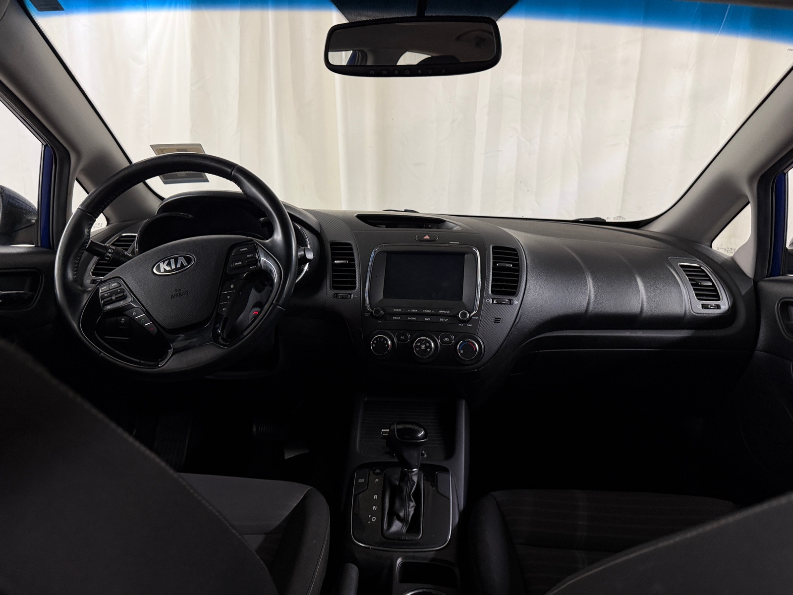 Thumbnail: 2017 Kia Forte - 3