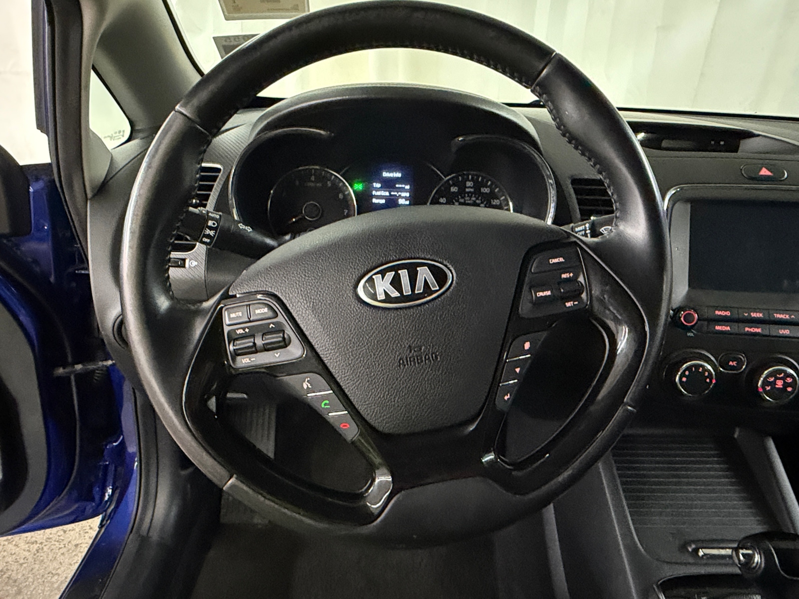 Thumbnail: 2017 Kia Forte - 5