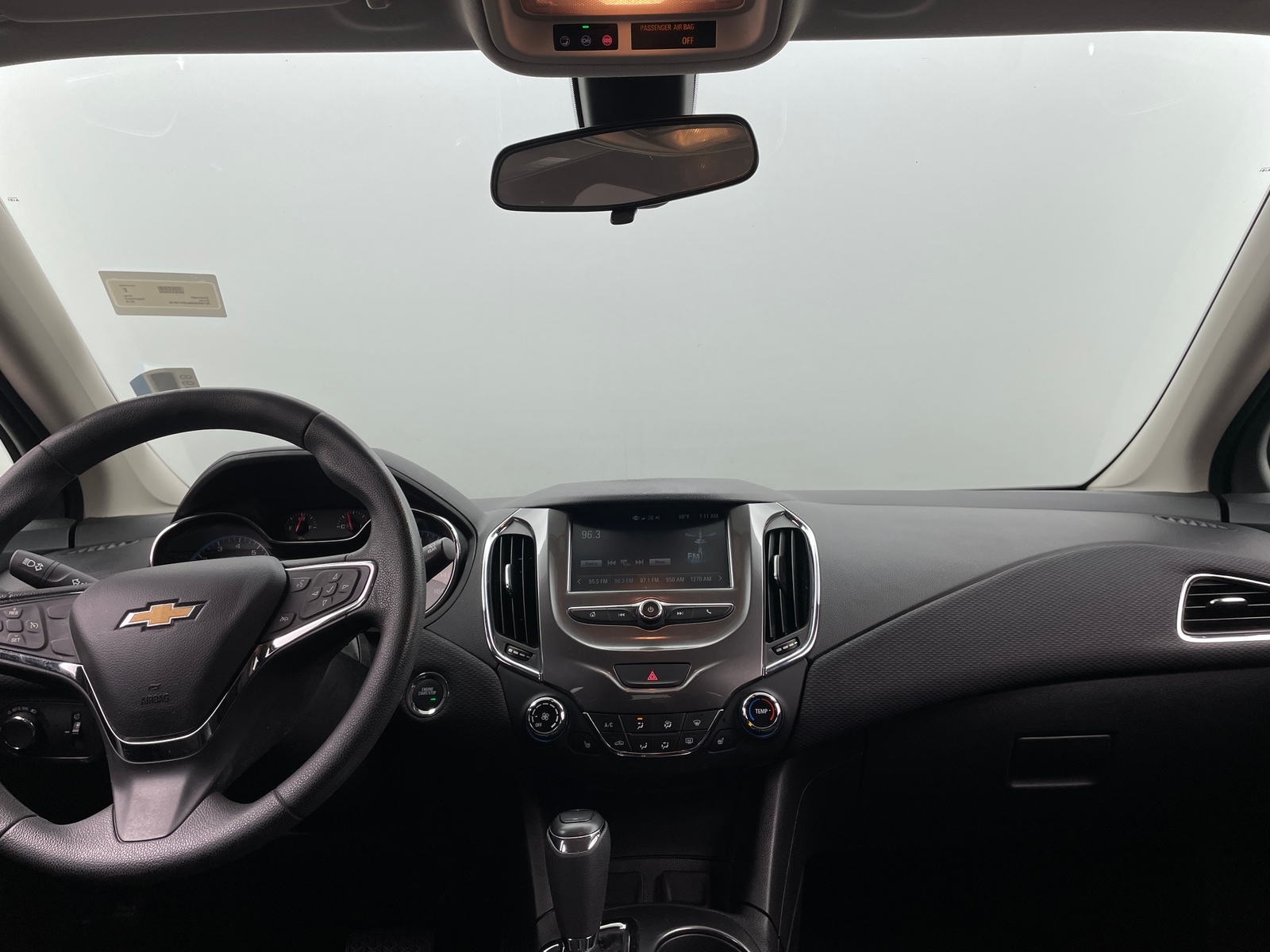 Thumbnail: 2018 Chevrolet Cruze - 3