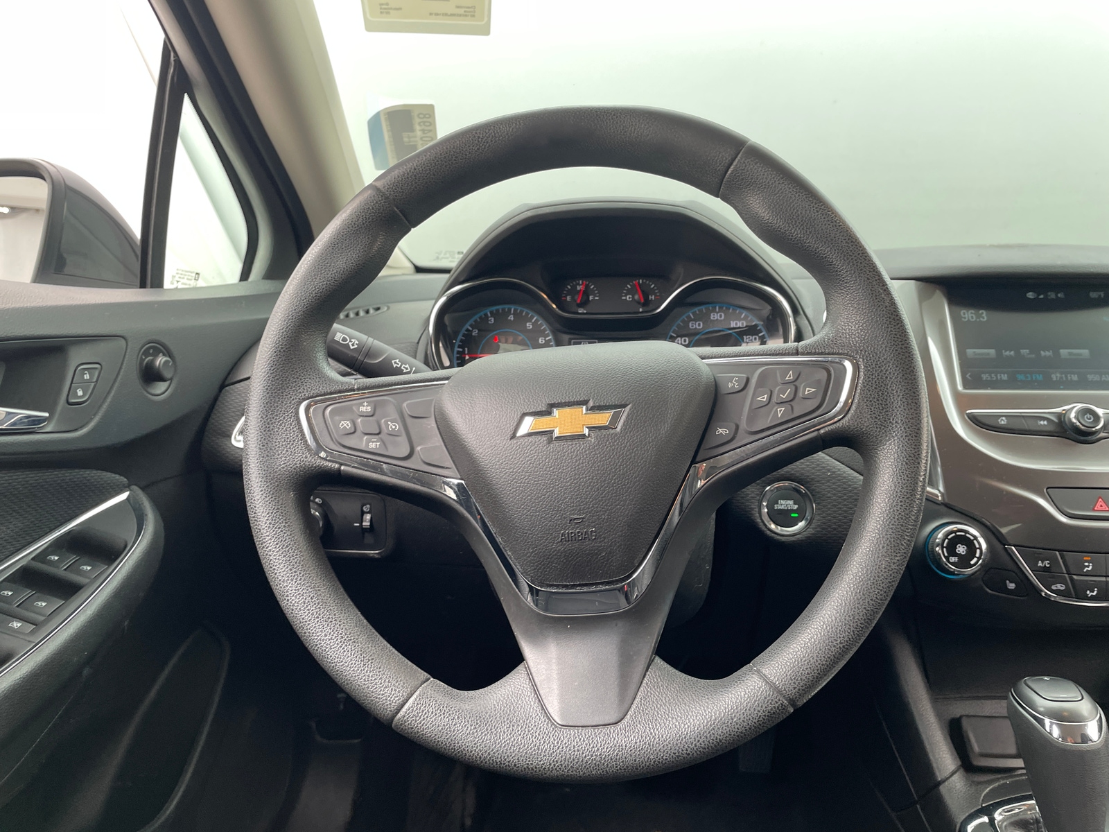 Thumbnail: 2018 Chevrolet Cruze - 5