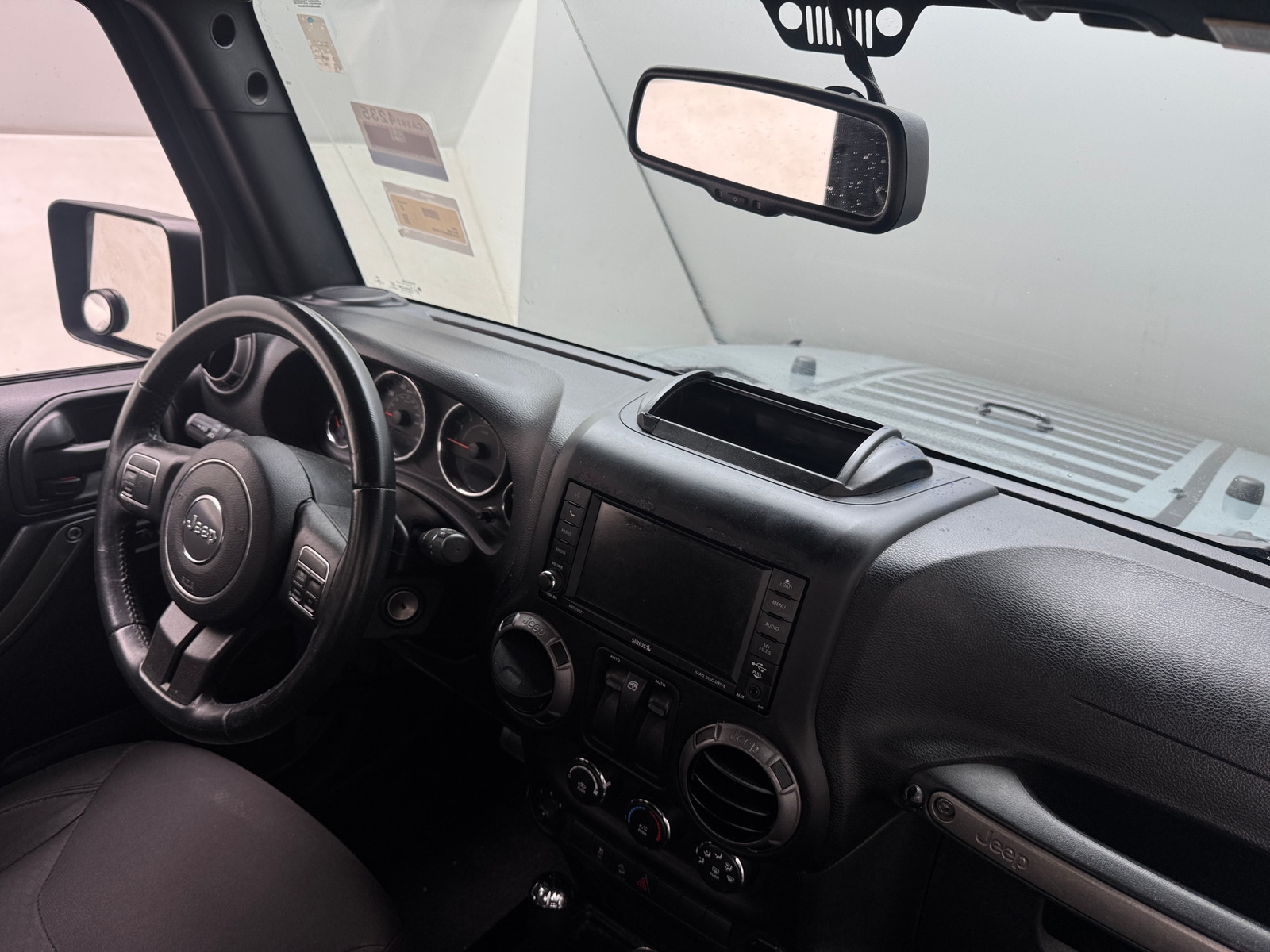 Thumbnail: 2015 Jeep Wrangler - 3