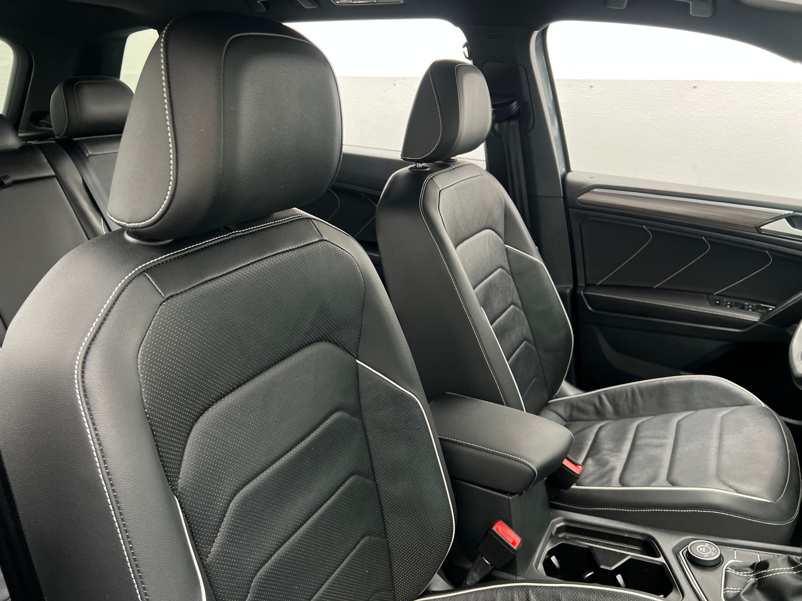 Thumbnail: 2024 Volkswagen Tiguan - 2