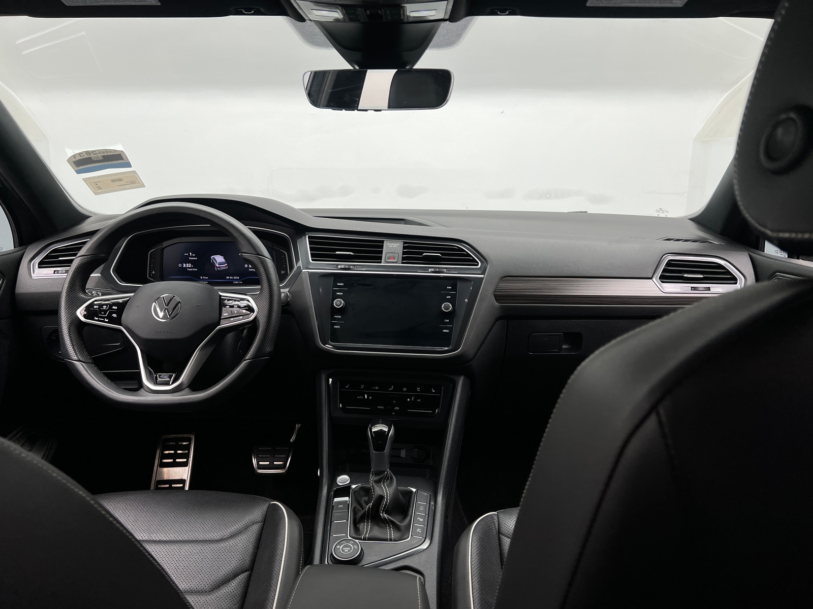 Thumbnail: 2024 Volkswagen Tiguan - 3