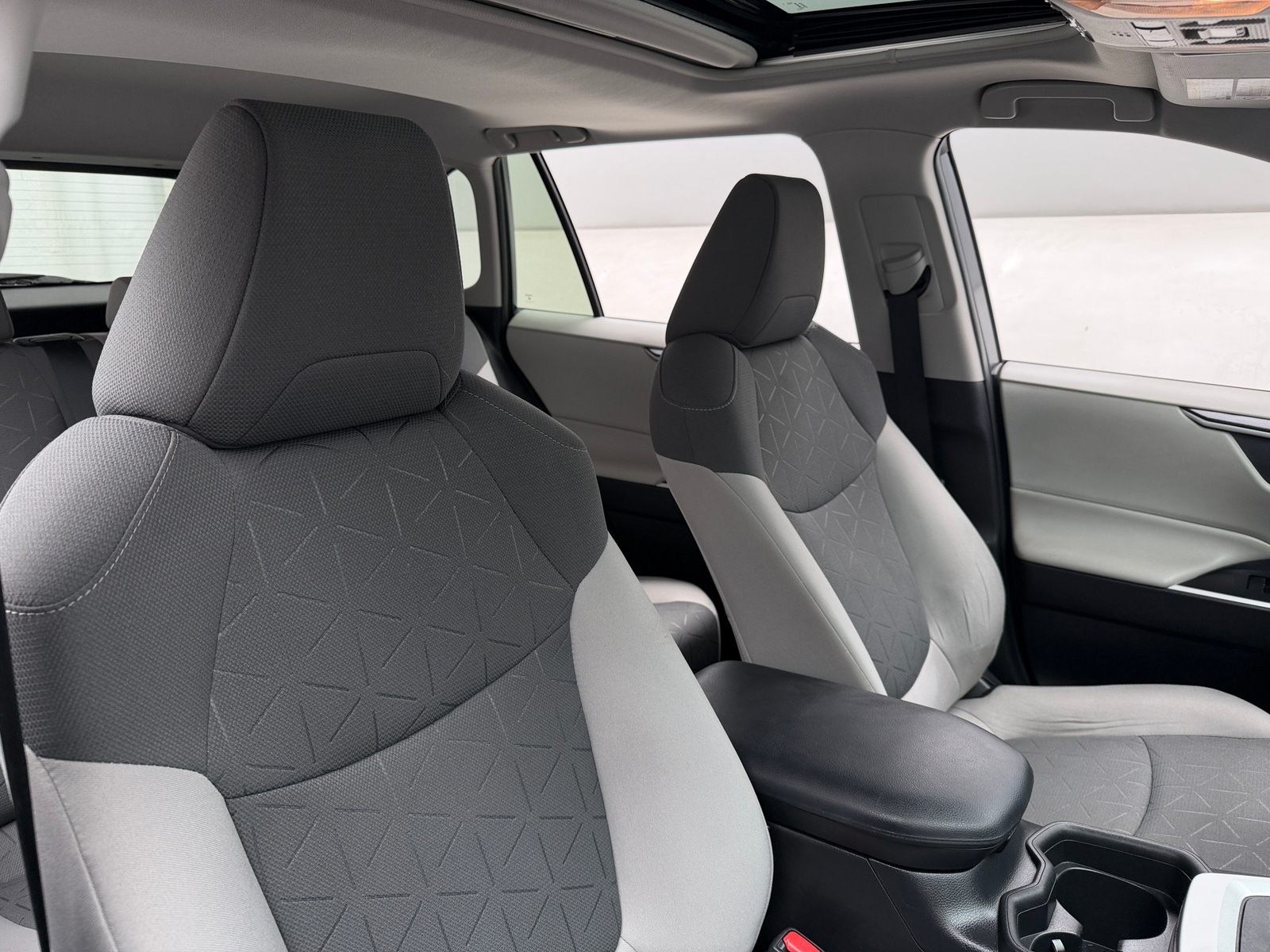 Thumbnail: 2020 Toyota RAV4 - 2