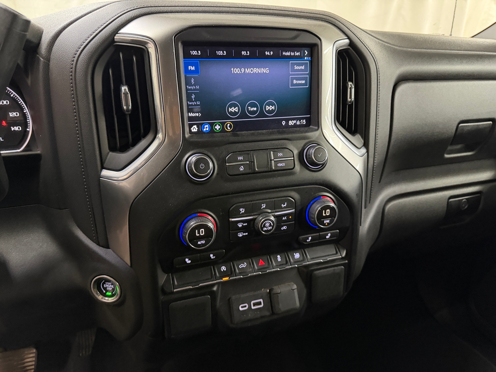 Thumbnail: 2019 Chevrolet Silverado 1500 - 4