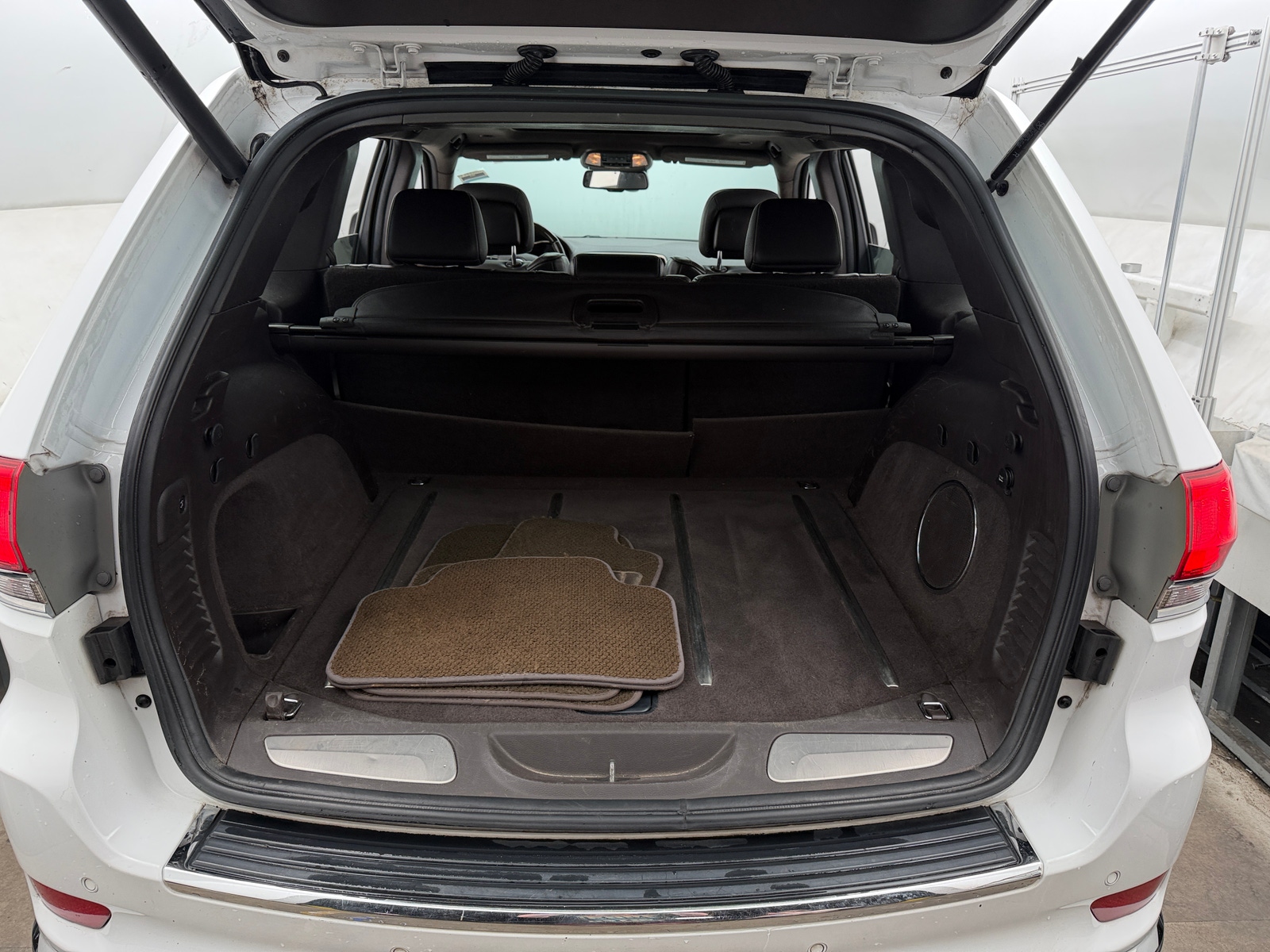 Thumbnail: 2015 Jeep Grand Cherokee - 6