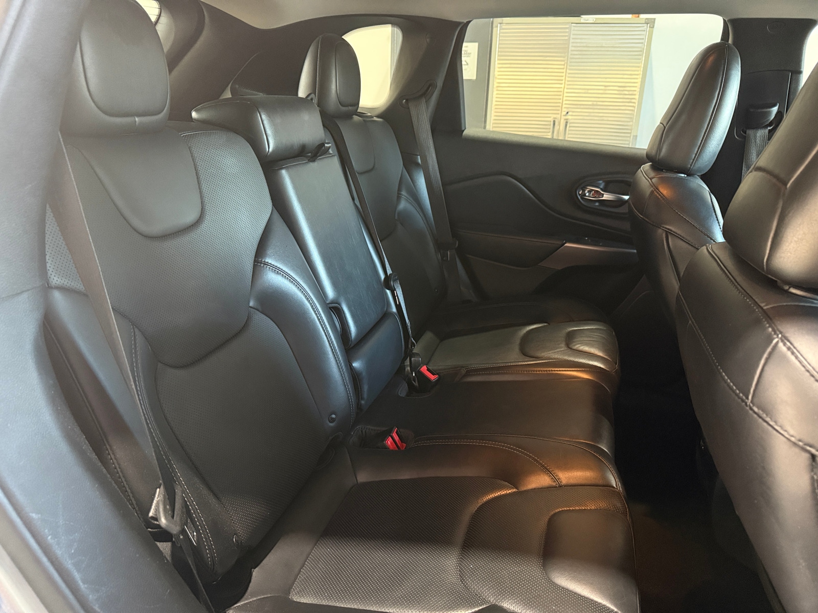 Thumbnail: 2019 Jeep Cherokee - 5