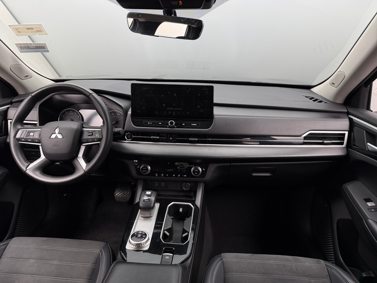 Thumbnail: 2025 Mitsubishi Outlander - 2
