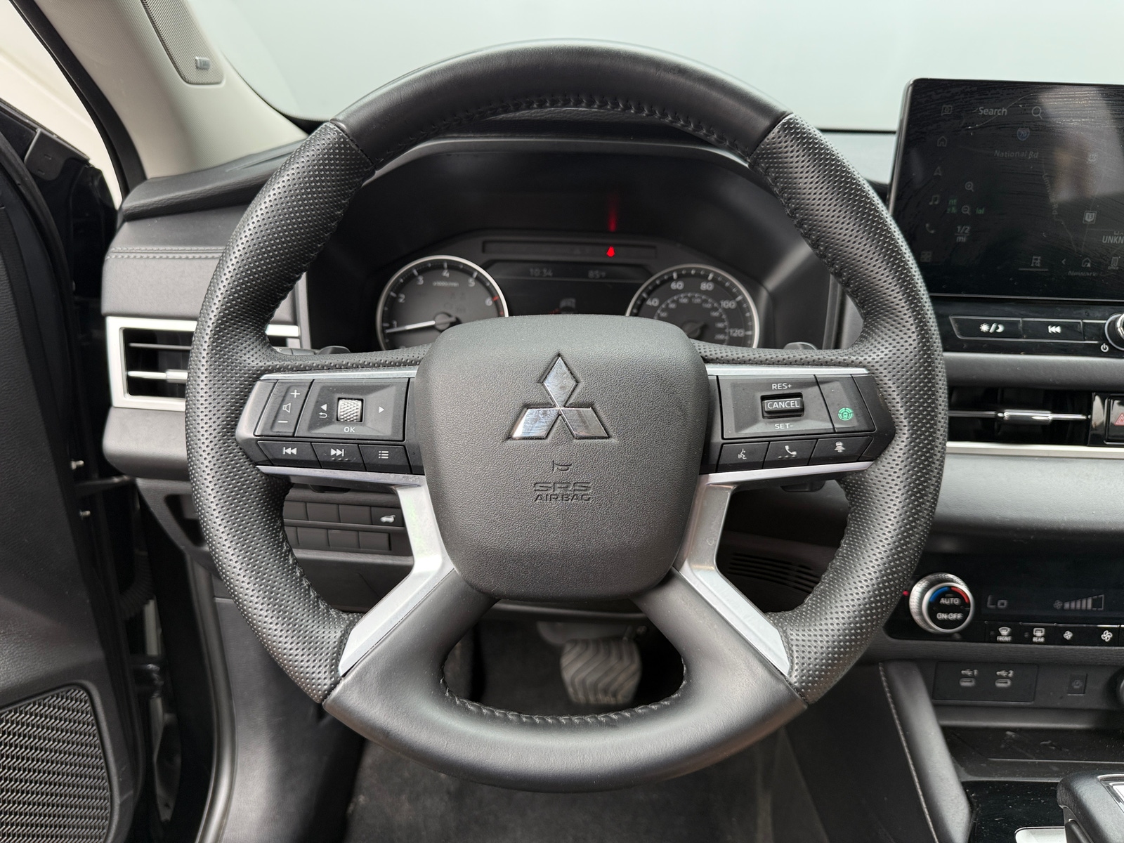 Thumbnail: 2025 Mitsubishi Outlander - 4
