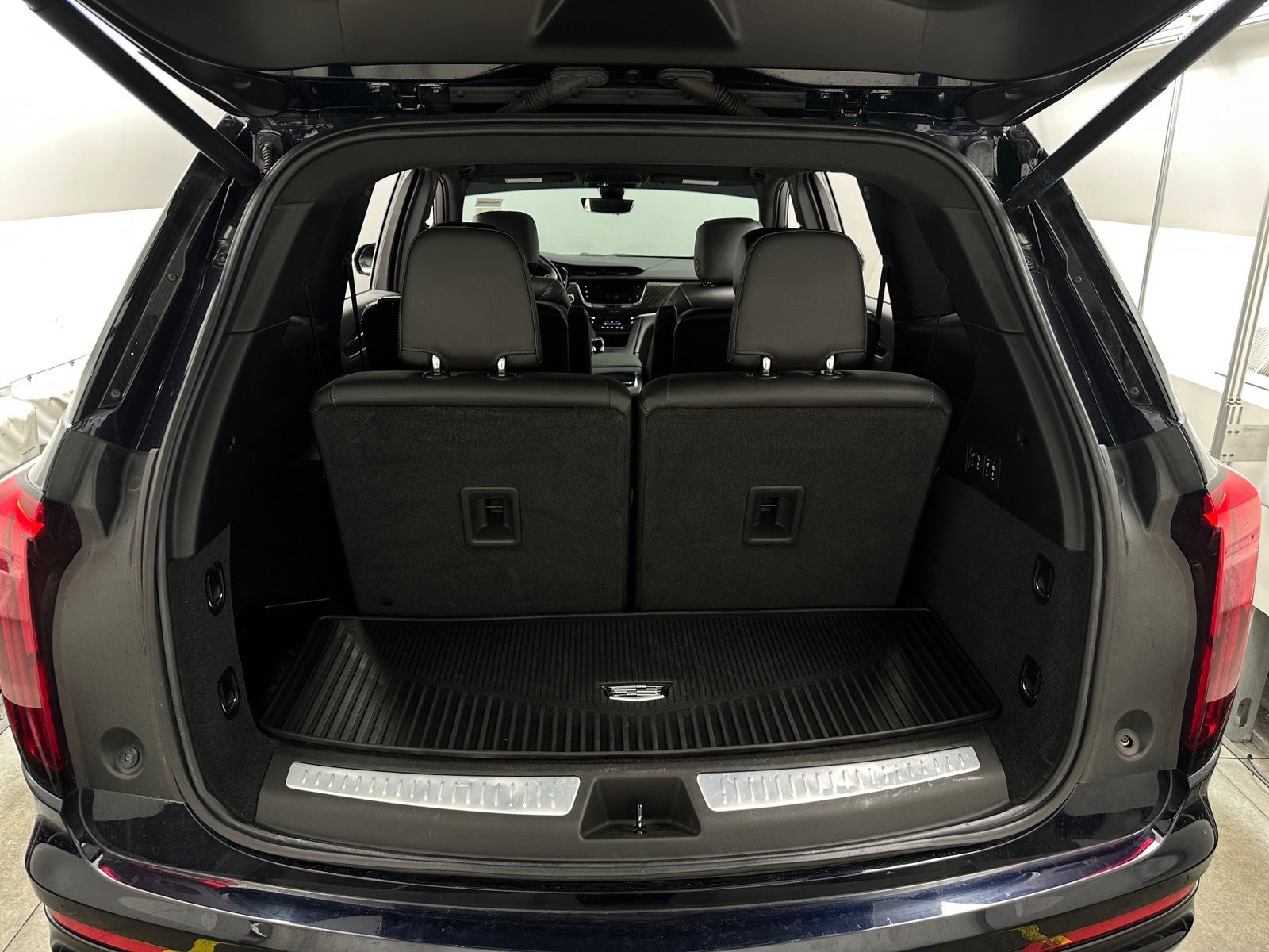 Thumbnail: 2022 Cadillac XT6 - 6