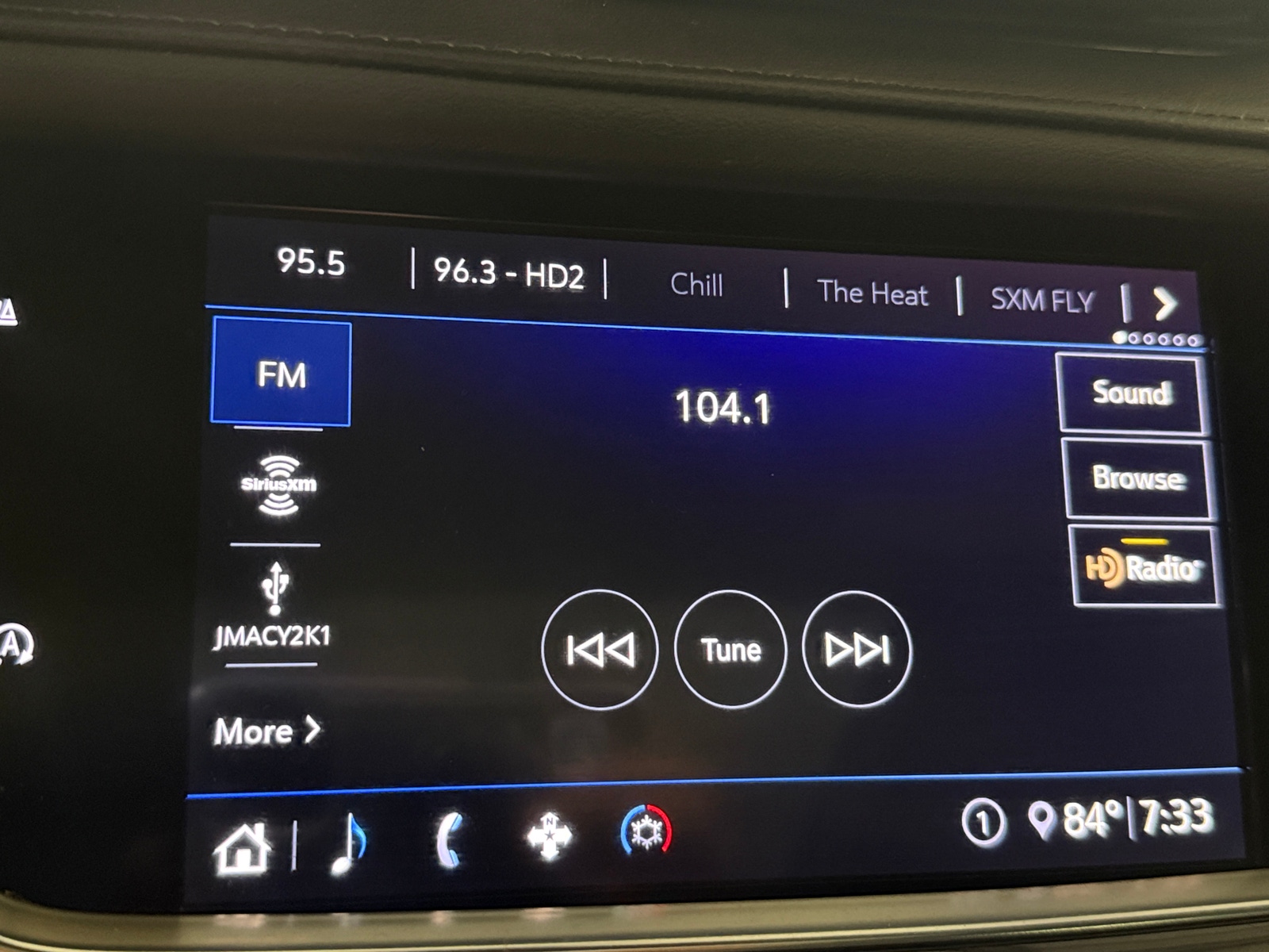 Thumbnail: 2020 Cadillac XT5 - 3