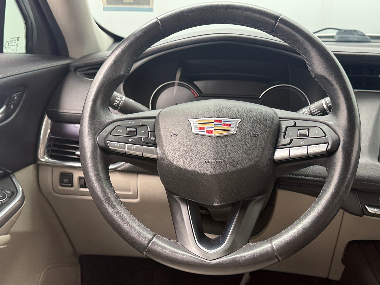 Thumbnail: 2021 Cadillac XT4 - 4