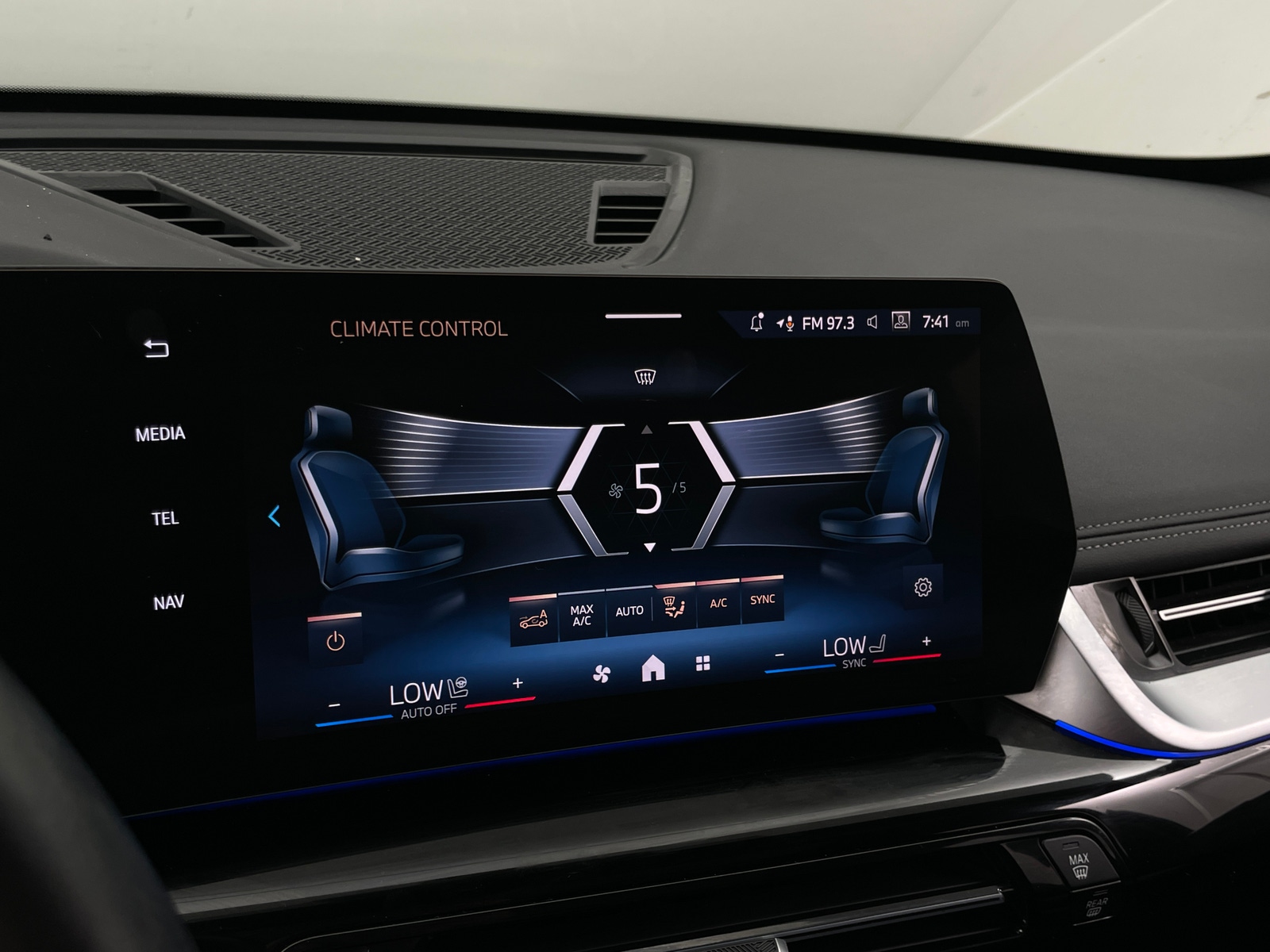 Thumbnail: 2025 BMW X1 - 3
