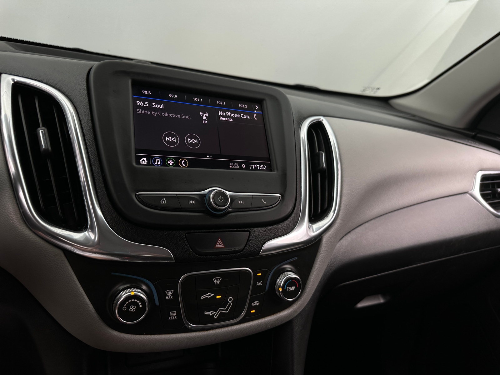 Thumbnail: 2020 Chevrolet Equinox - 4
