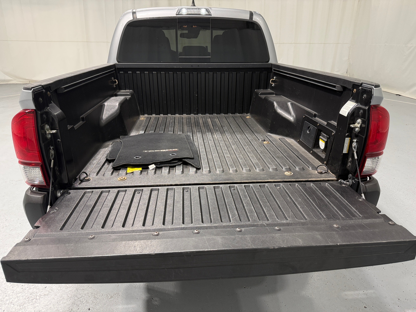Thumbnail: 2019 Toyota Tacoma - 7