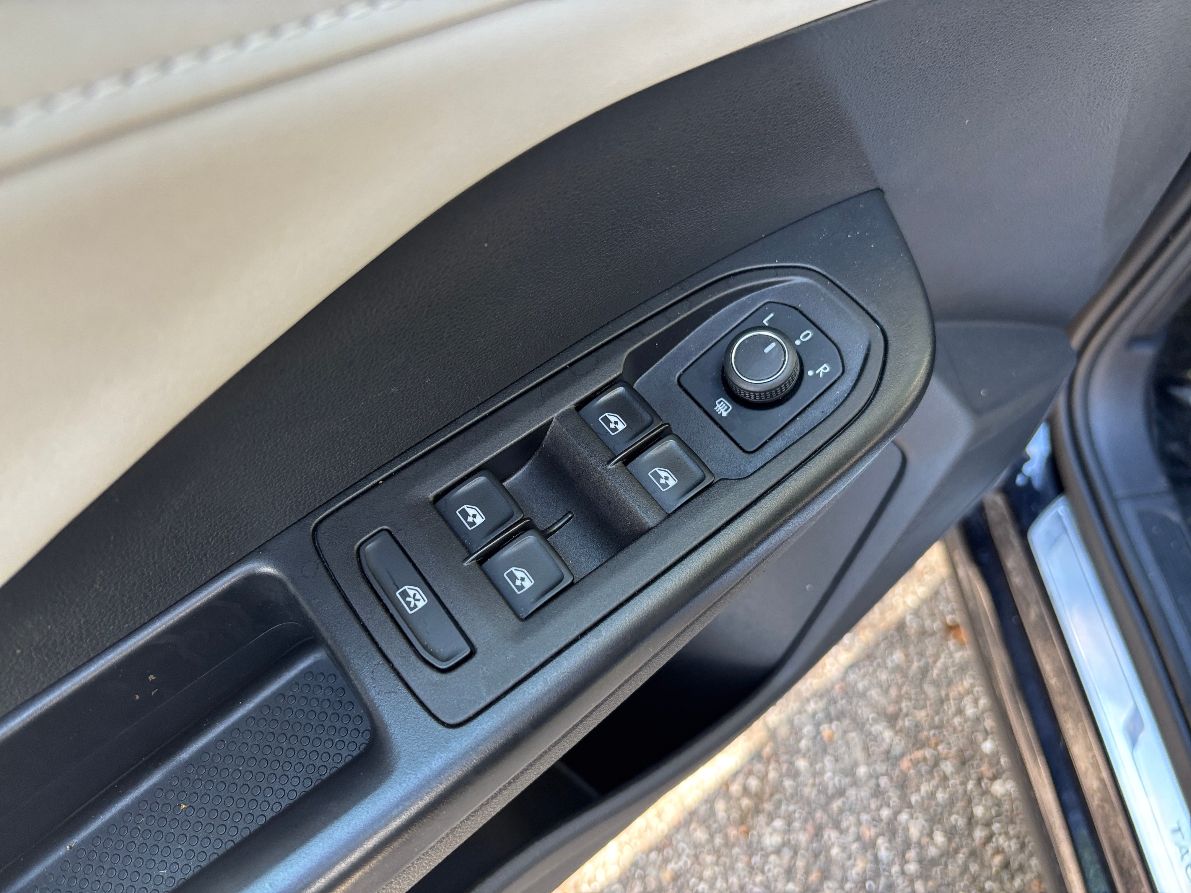 2025 Volkswagen Taos