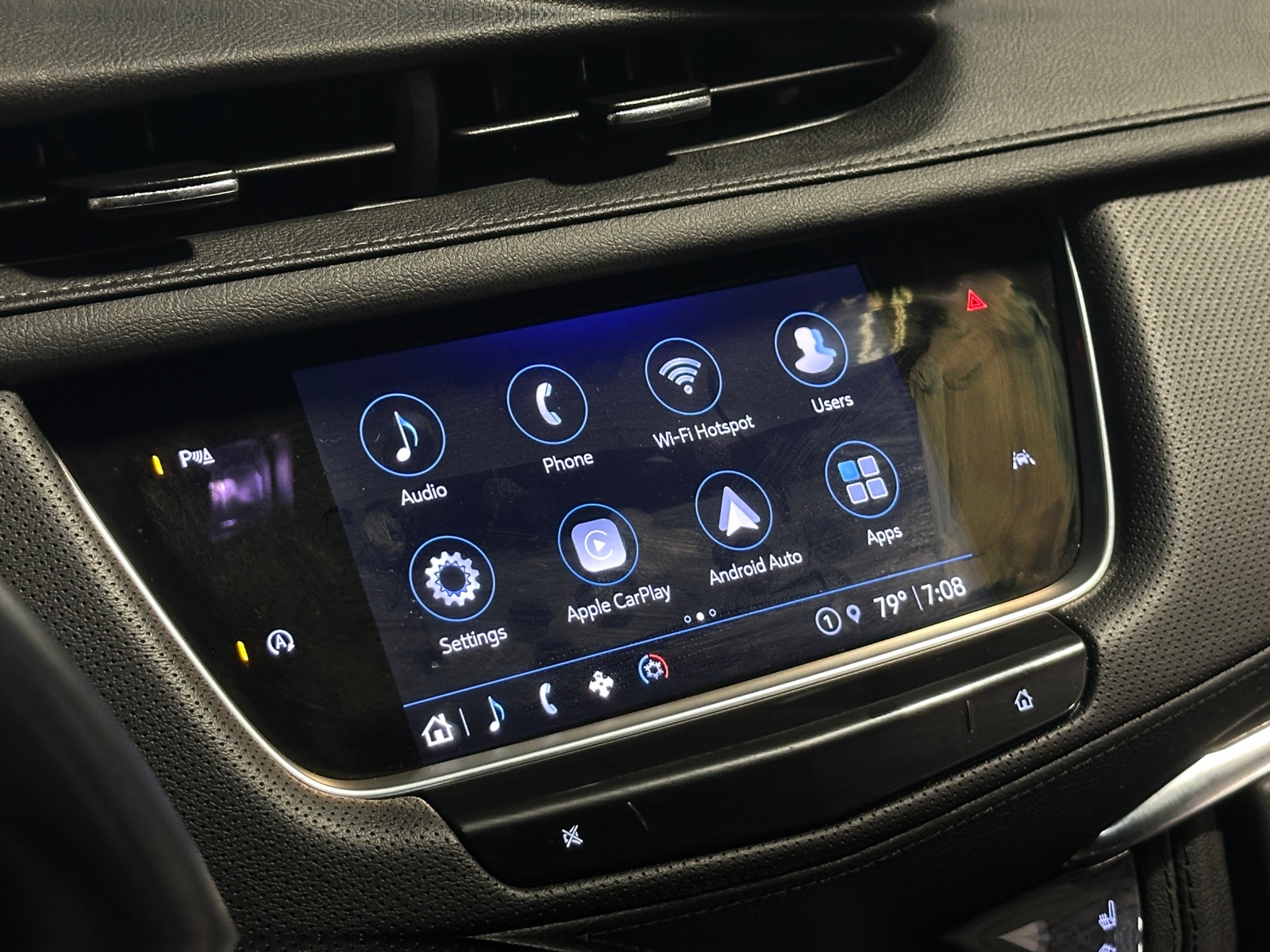 Thumbnail: 2024 Cadillac XT6 - 3