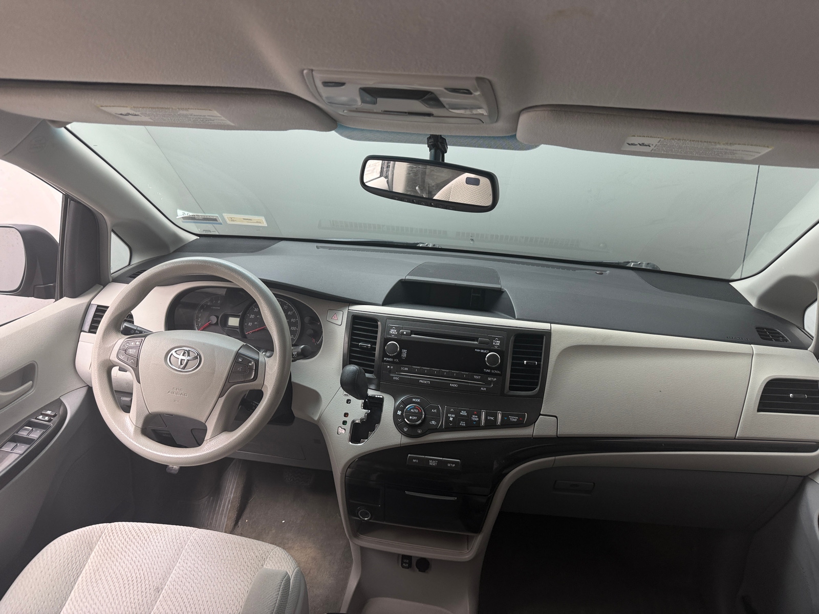 Thumbnail: 2013 Toyota Sienna - 3