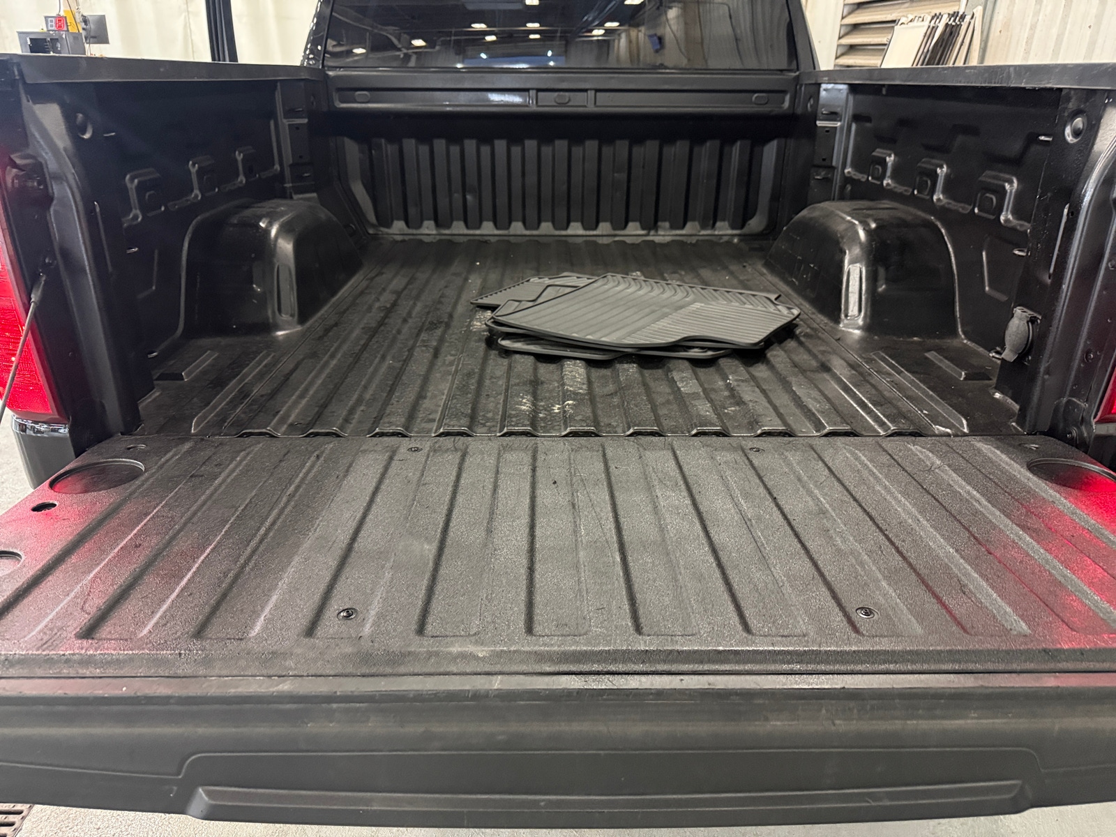 Thumbnail: 2023 Chevrolet Silverado 1500 - 7