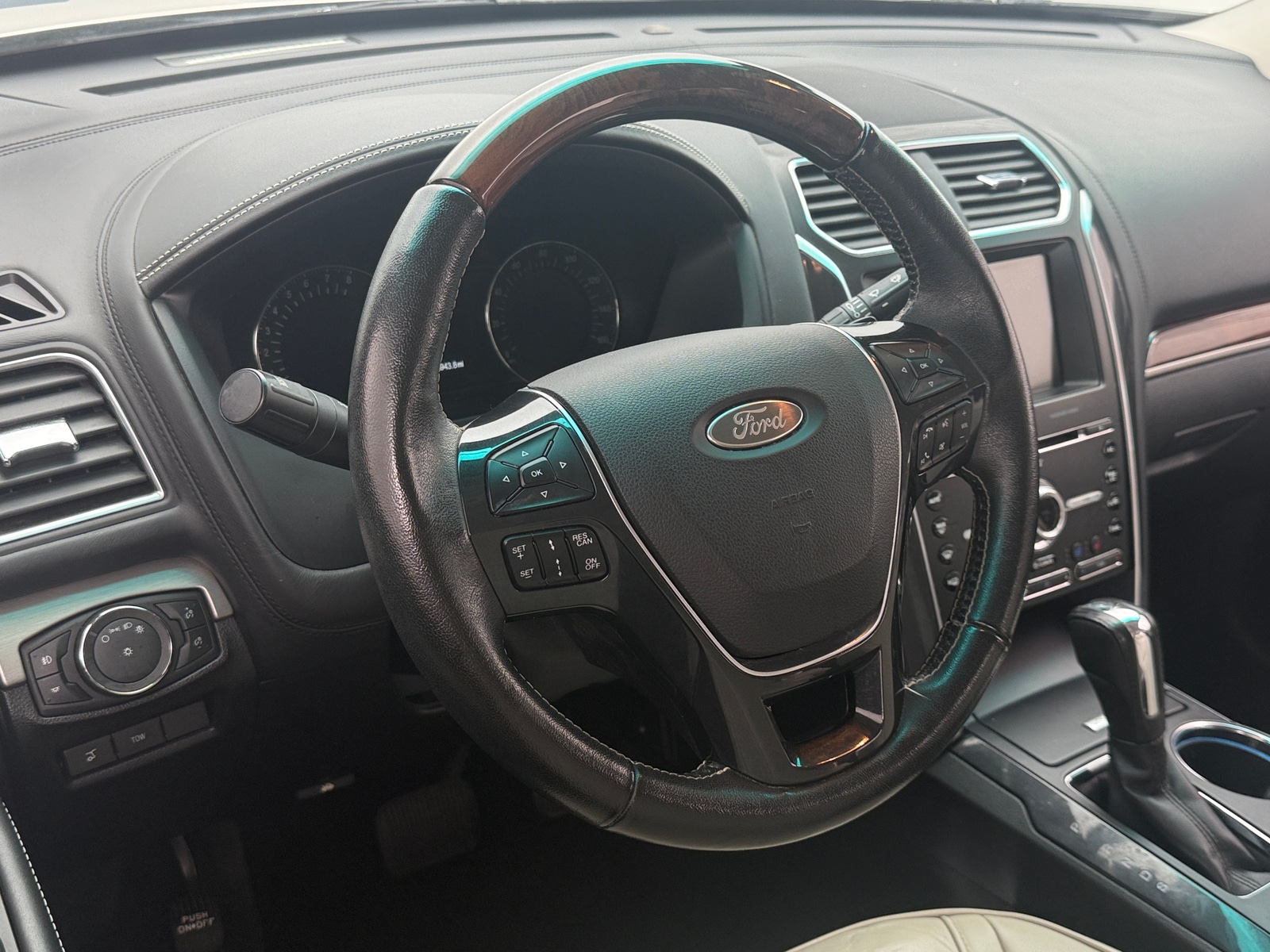Thumbnail: 2017 Ford Explorer - 4