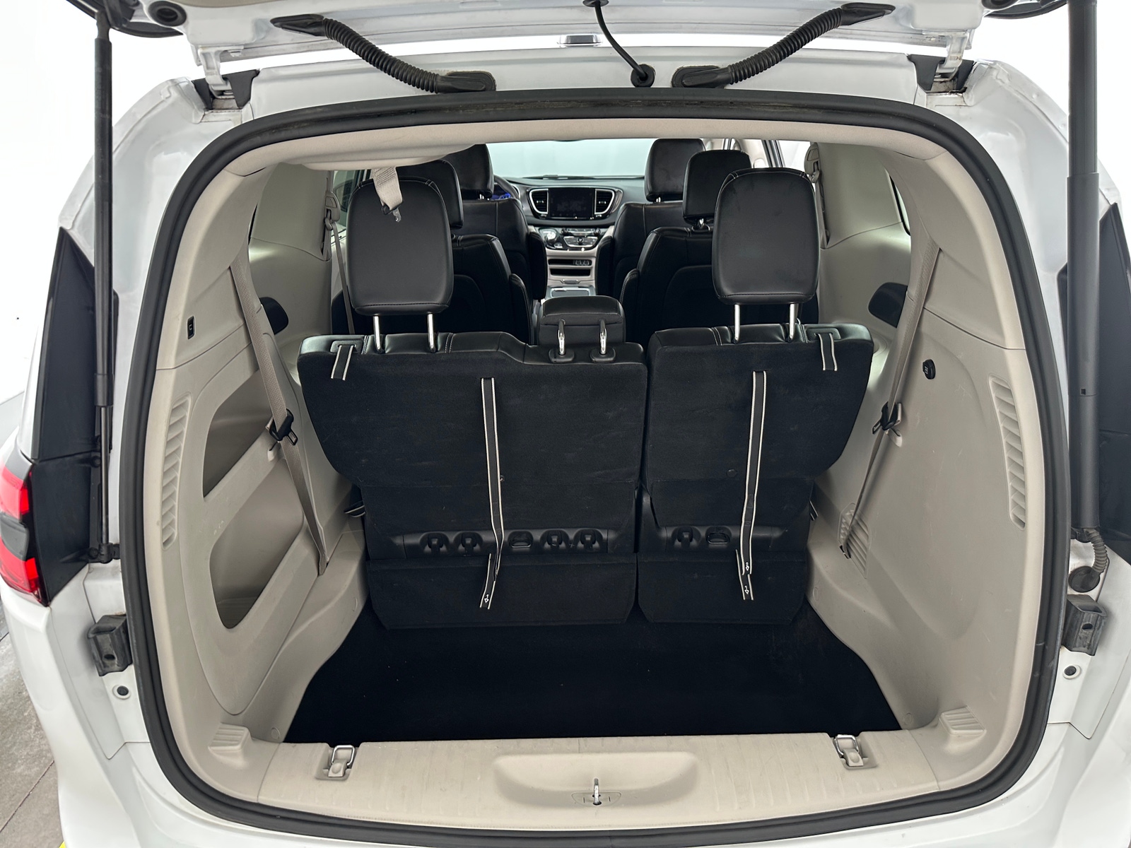 Thumbnail: 2024 Chrysler Pacifica - 6