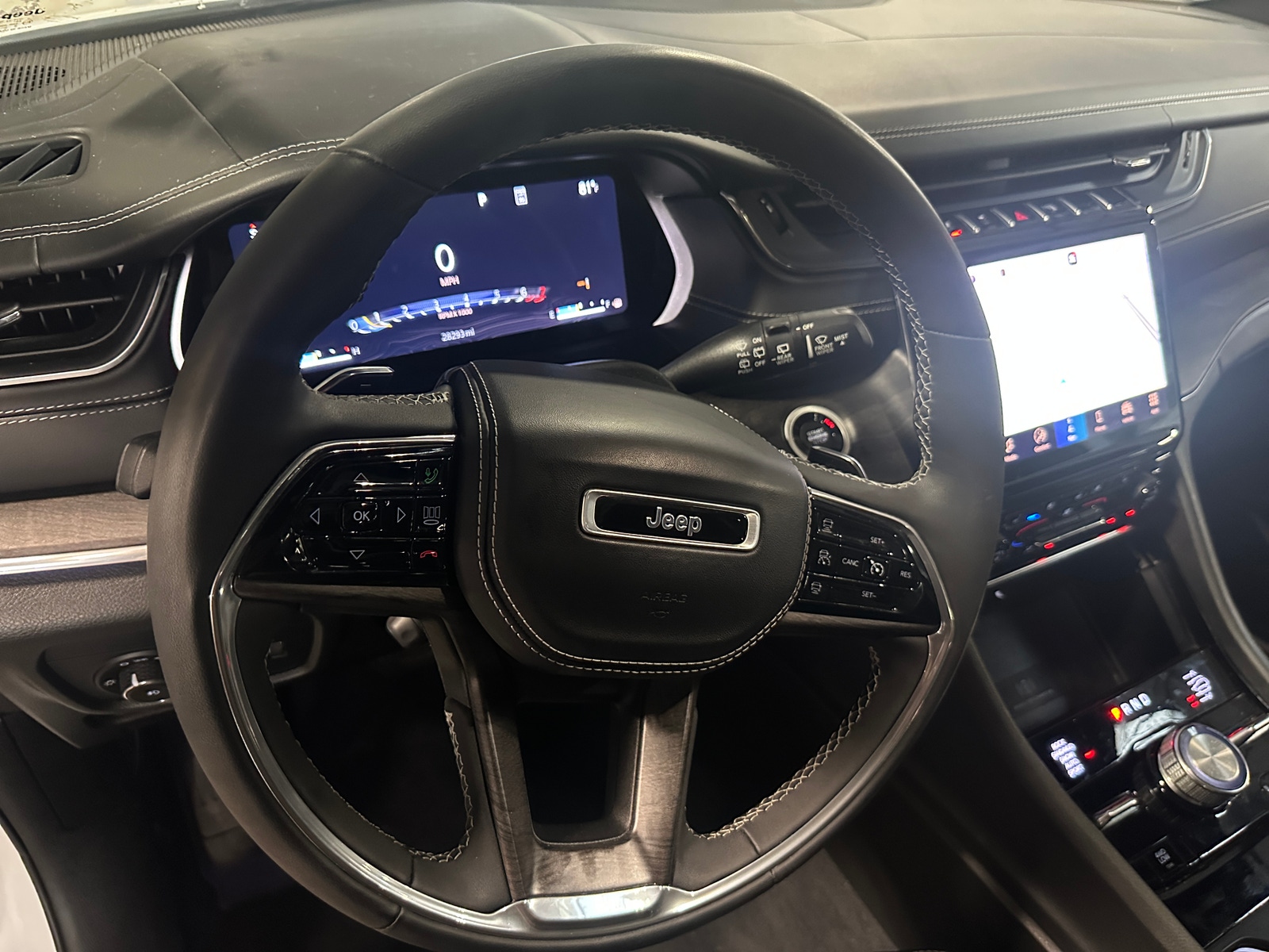 Thumbnail: 2023 Jeep Grand Cherokee - 4