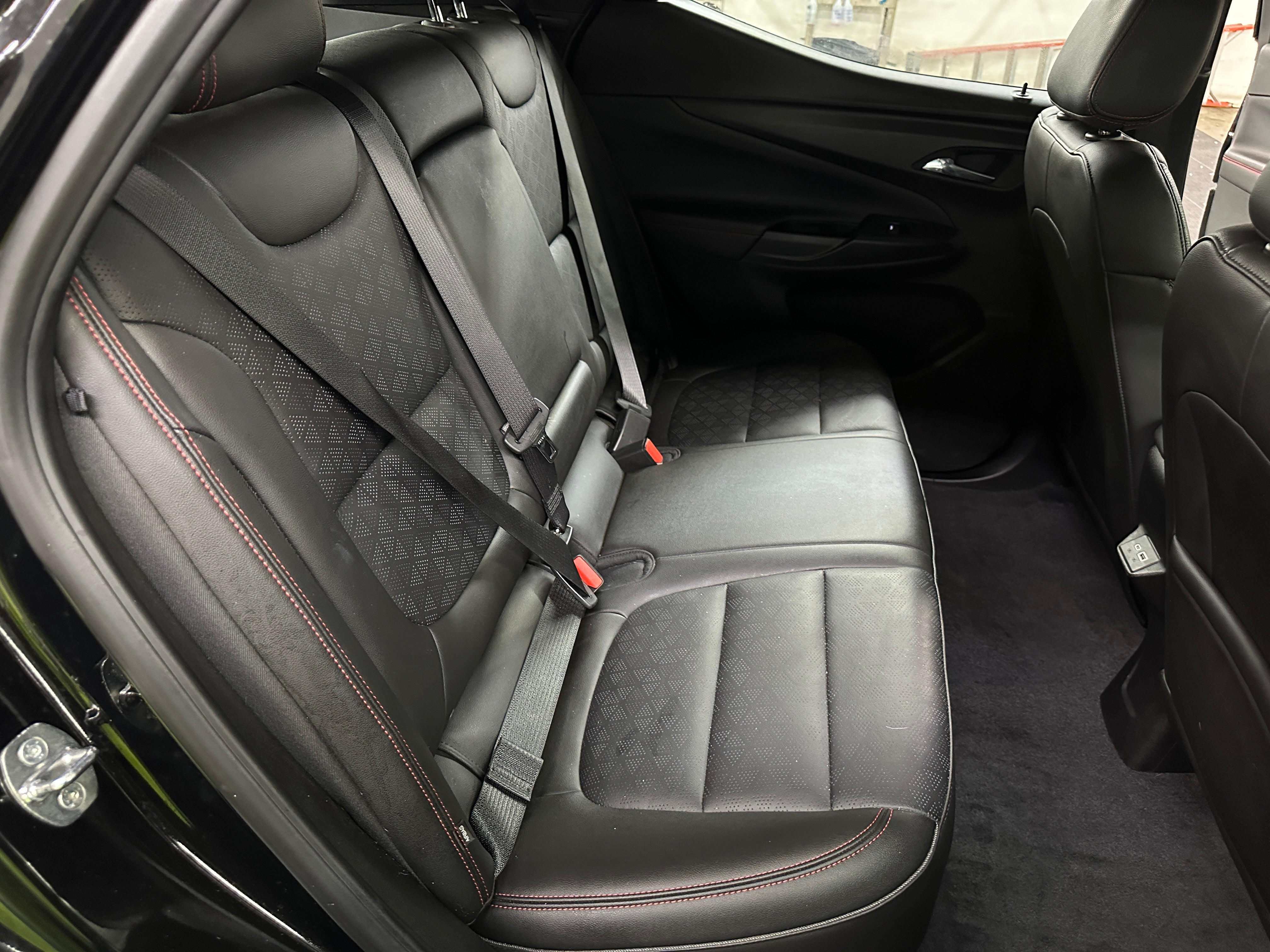 Used 2023 Chevrolet Bolt EUV LT with VIN 1G1FY6S07P4123406 for sale in Oak Creek, WI
