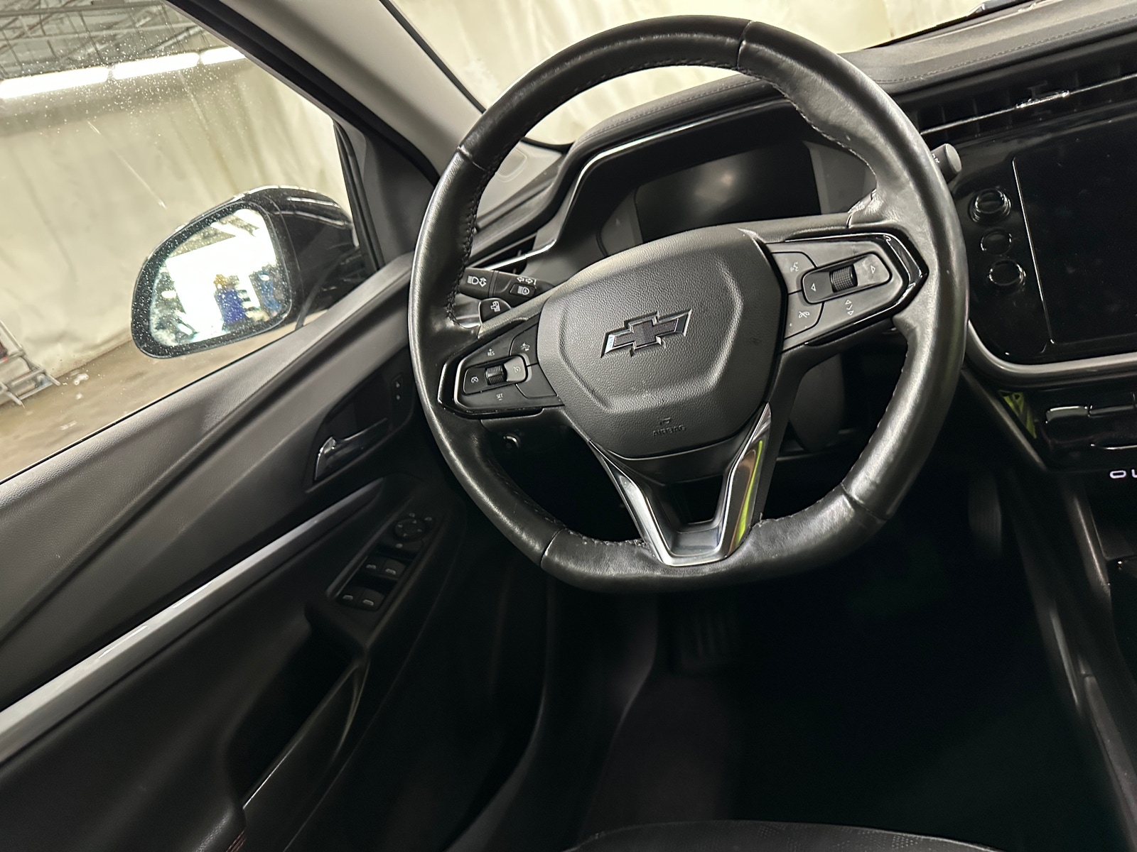 Thumbnail: 2023 Chevrolet Bolt EUV - 4