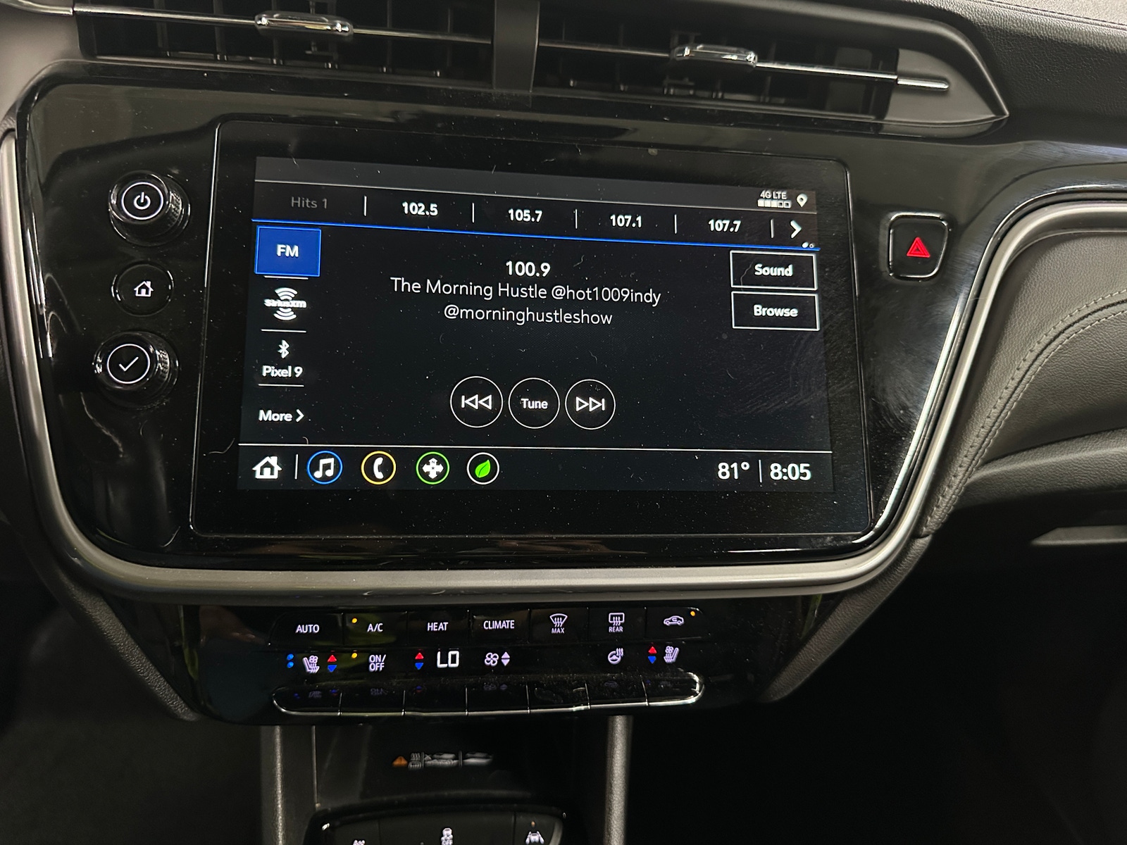 Thumbnail: 2023 Chevrolet Bolt EUV - 3