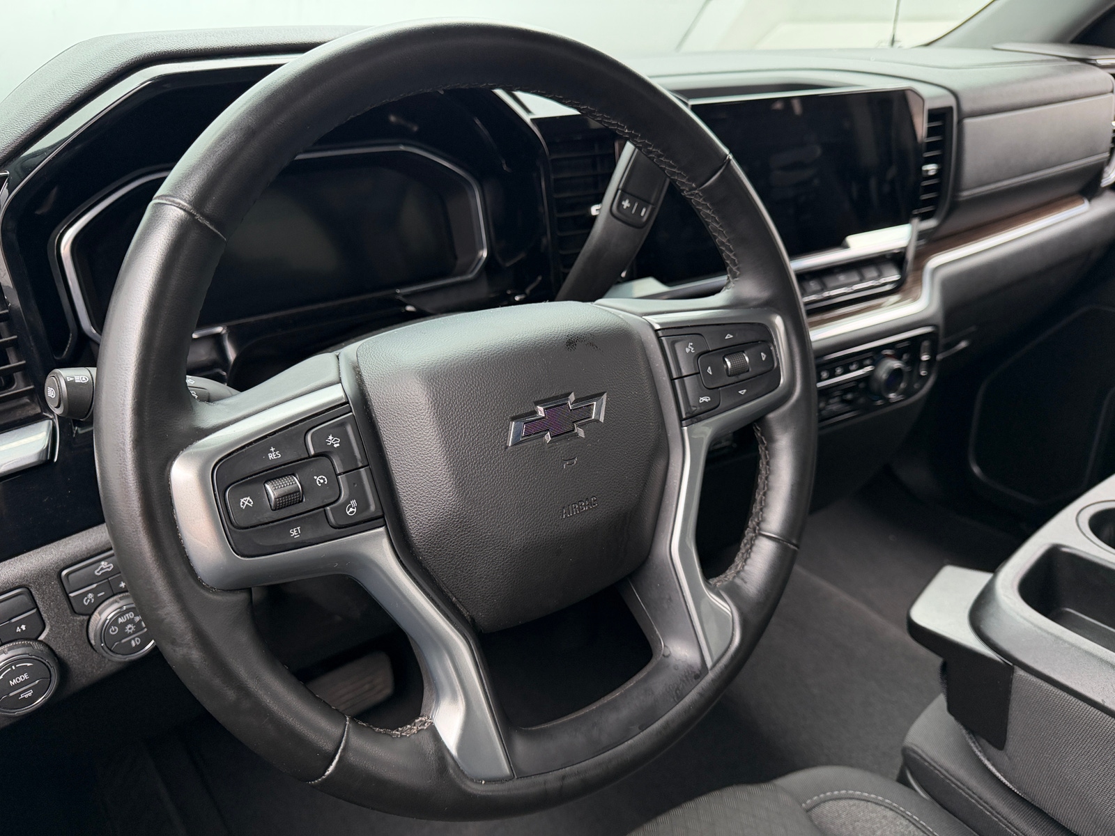 Thumbnail: 2026 Chevrolet Silverado 1500 - 5