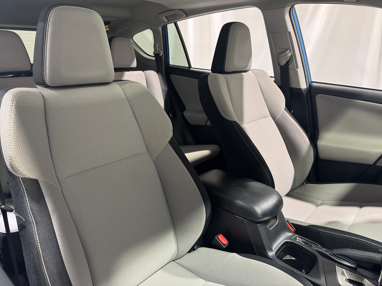 Thumbnail: 2016 Toyota RAV4 - 2