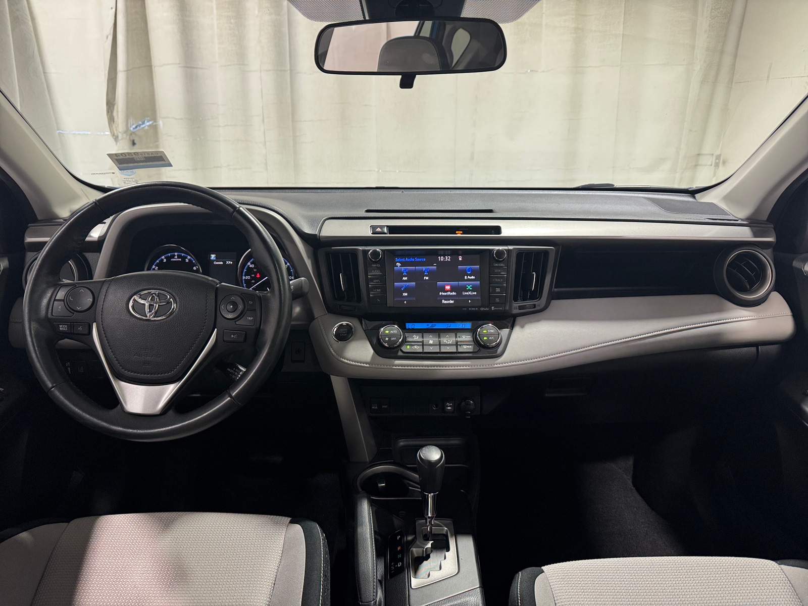Thumbnail: 2016 Toyota RAV4 - 3