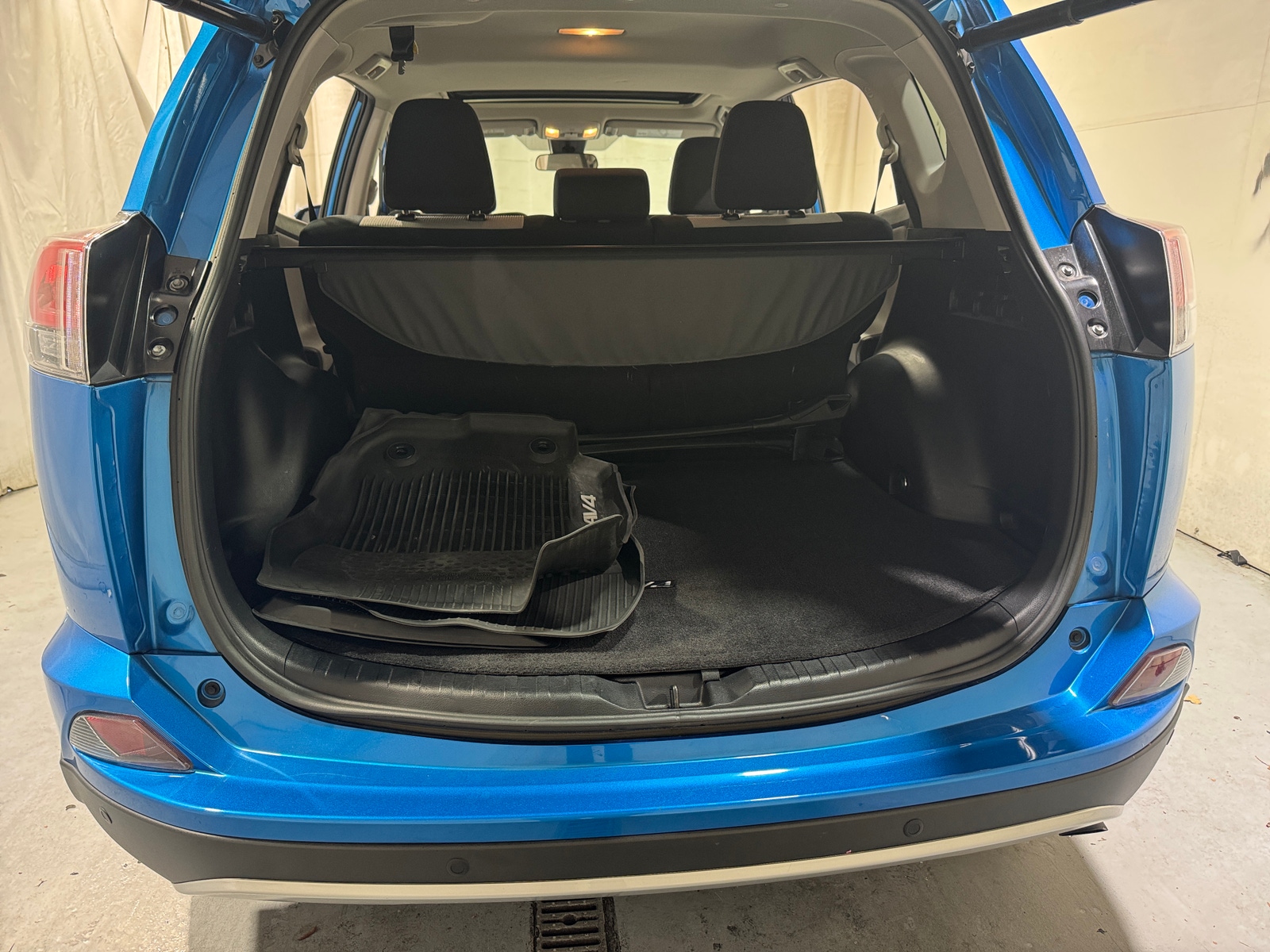 Thumbnail: 2016 Toyota RAV4 - 7
