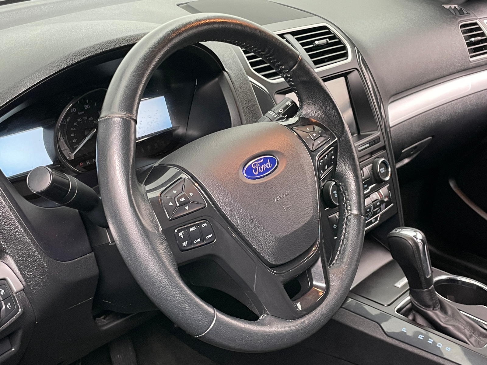 Thumbnail: 2017 Ford Explorer - 4