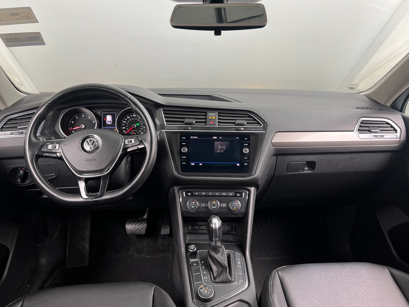 Thumbnail: 2019 Volkswagen Tiguan - 2