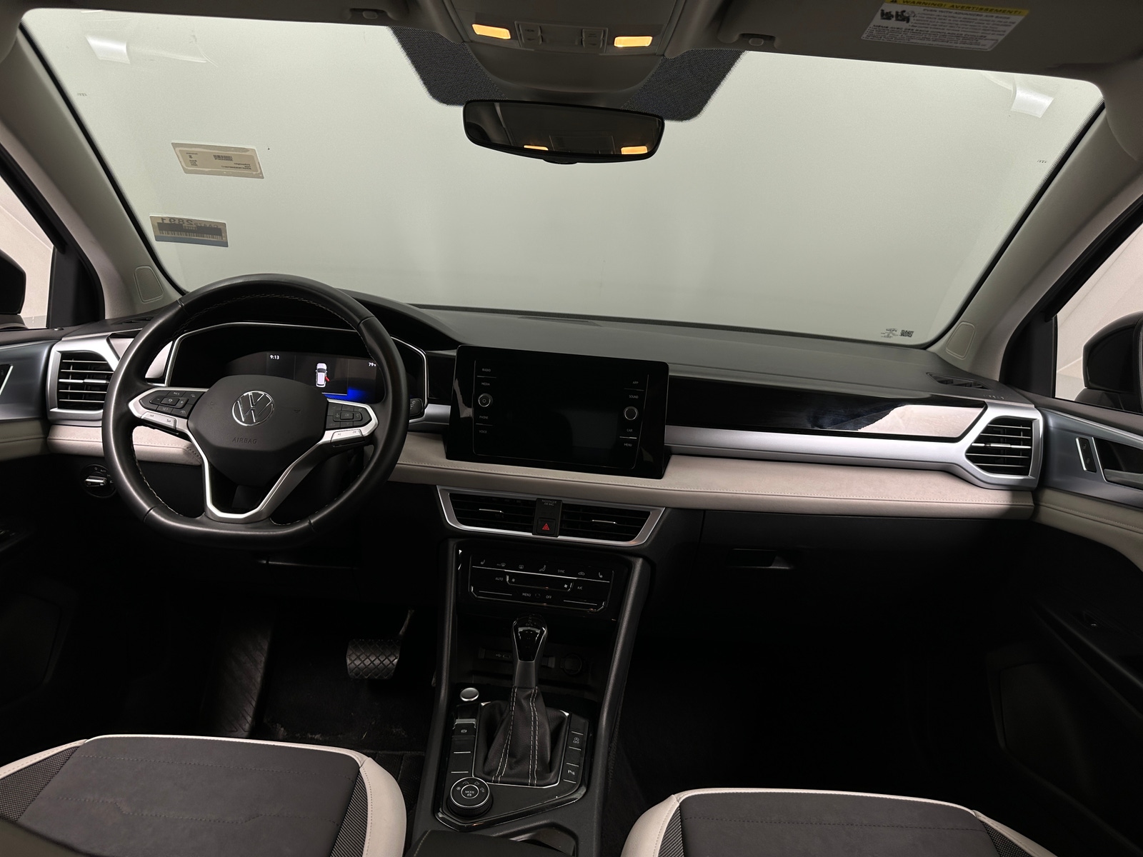 Thumbnail: 2025 Volkswagen Taos - 3