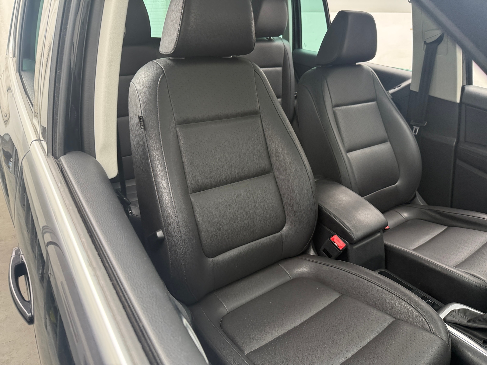 Thumbnail: 2016 Volkswagen Tiguan - 2