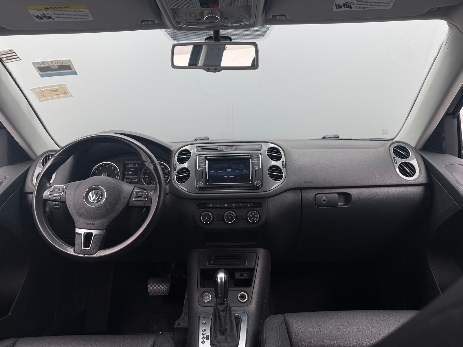 Thumbnail: 2016 Volkswagen Tiguan - 3