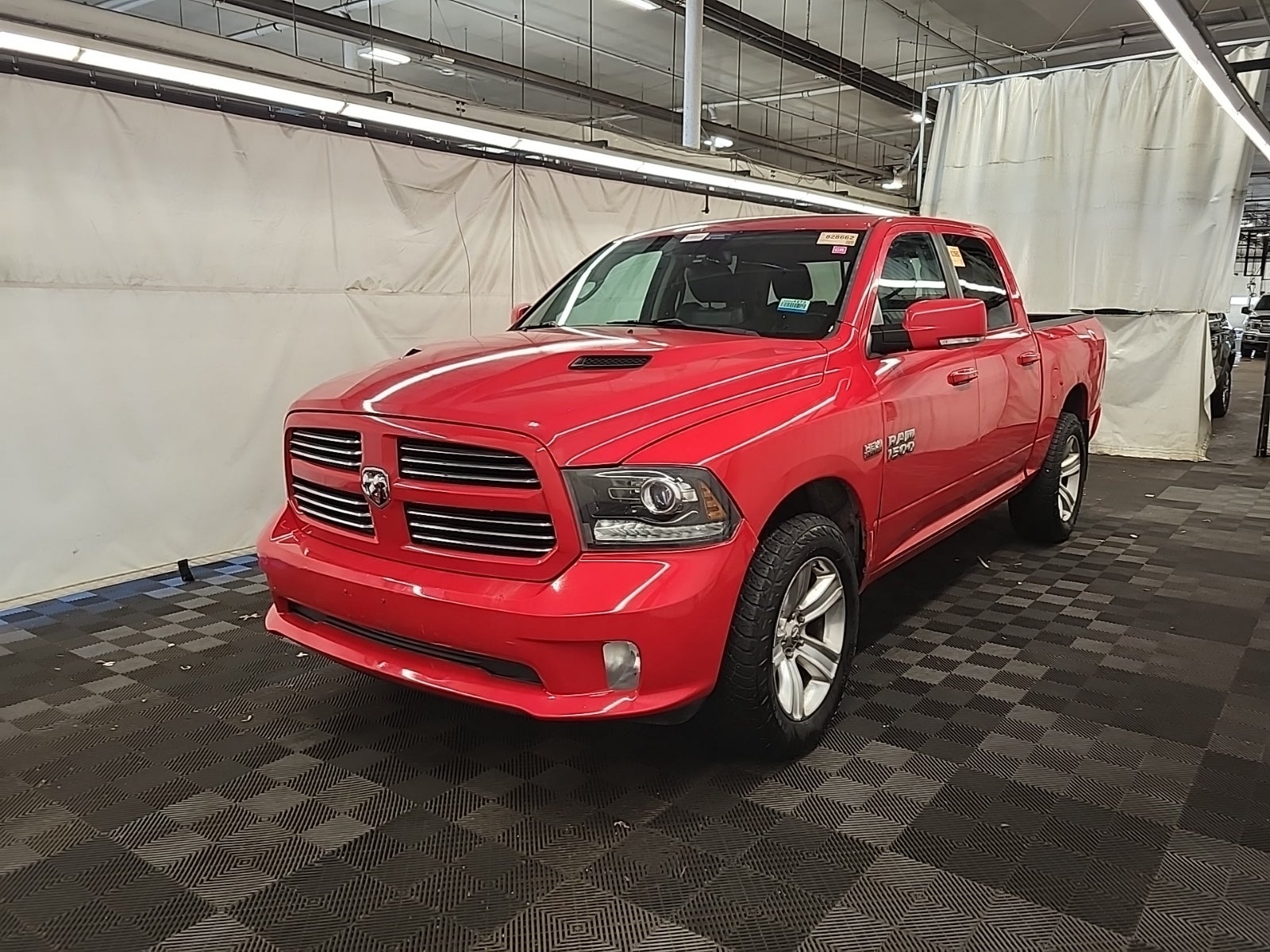2013 Ram 1500 4WD Crew Cab 140.5" Sport