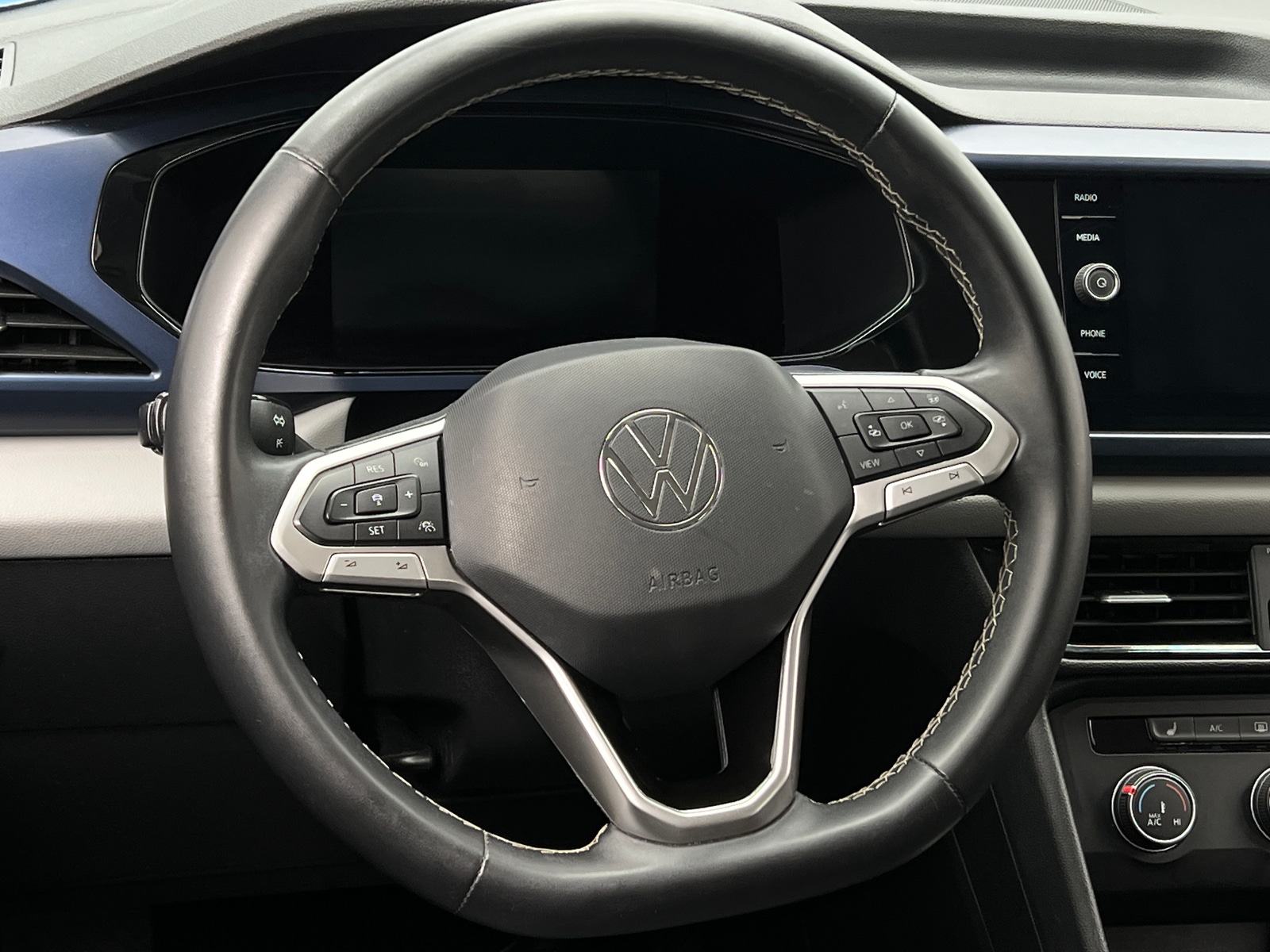 Thumbnail: 2022 Volkswagen Taos - 5